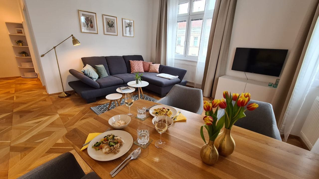 Apartment for rent for €1,390 per month in Vienna, Hellwagstraße