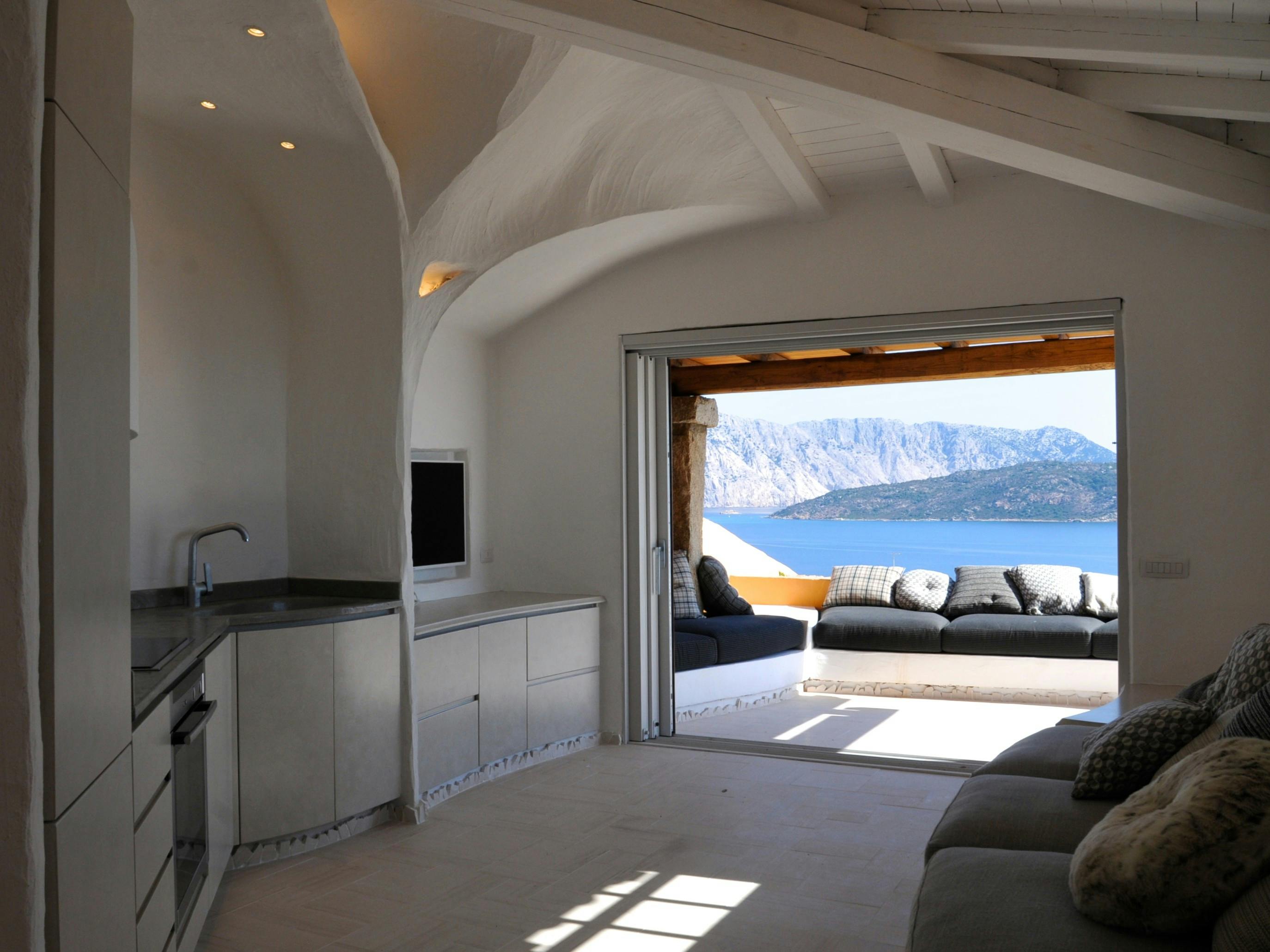 Квартира за оренду для 6 612 EUR на місяць у San Teodoro, traversa via capo coda cavallo