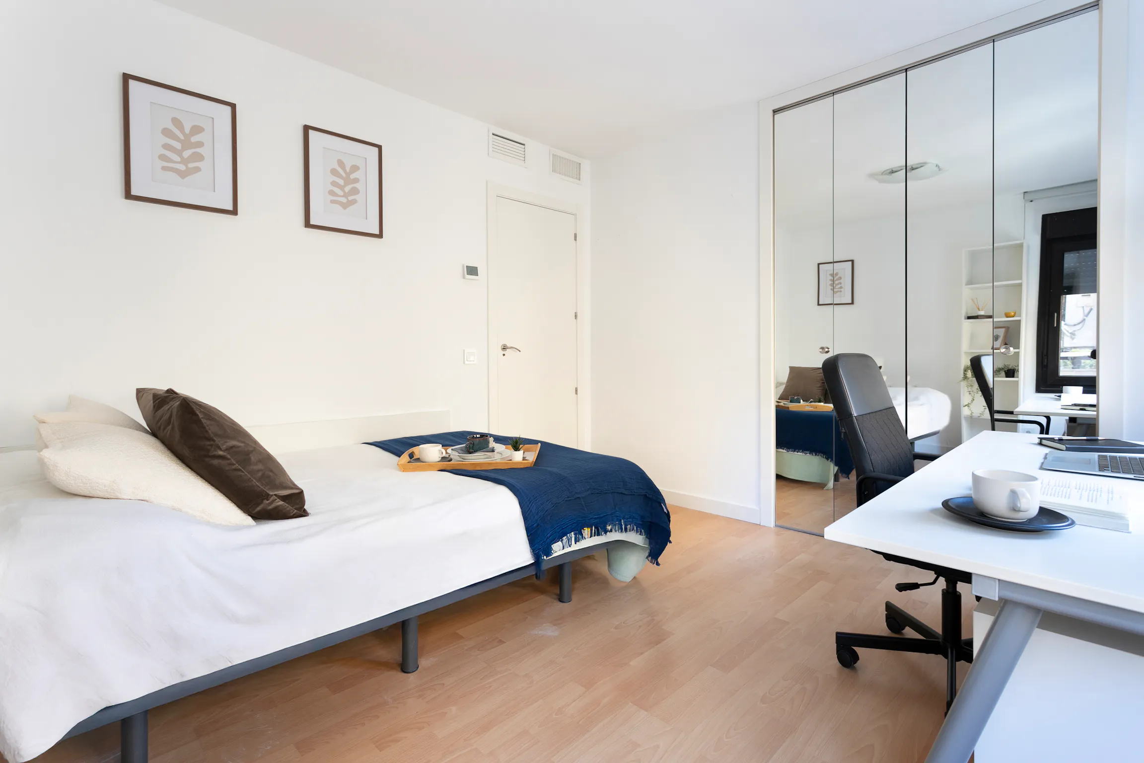 Private room in Calle de Raimundo Fernández Villaverde, Madrid (1626401) ROOM 1