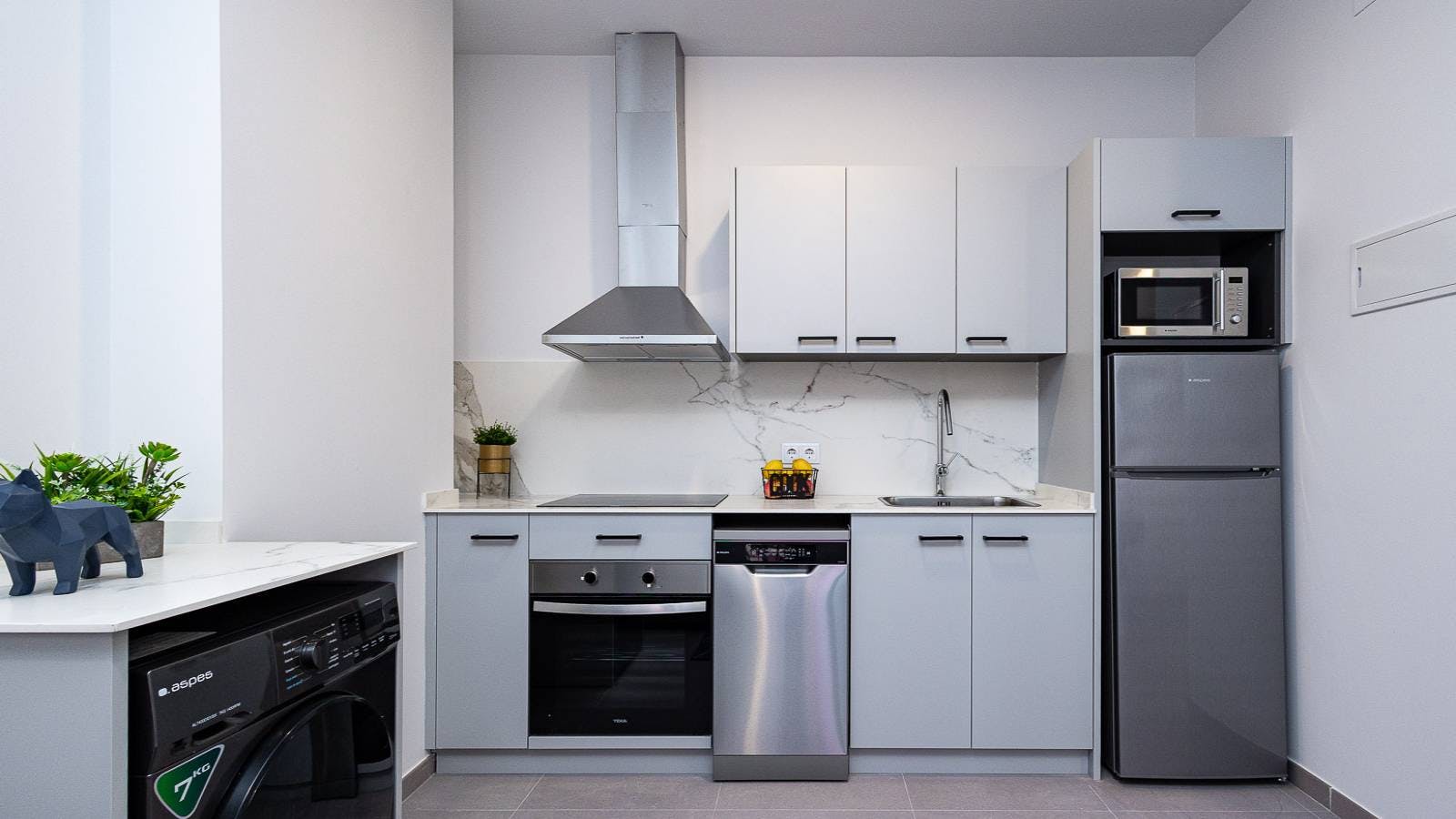 Apartment Valencia, 1 bed, 11m² — photo 2