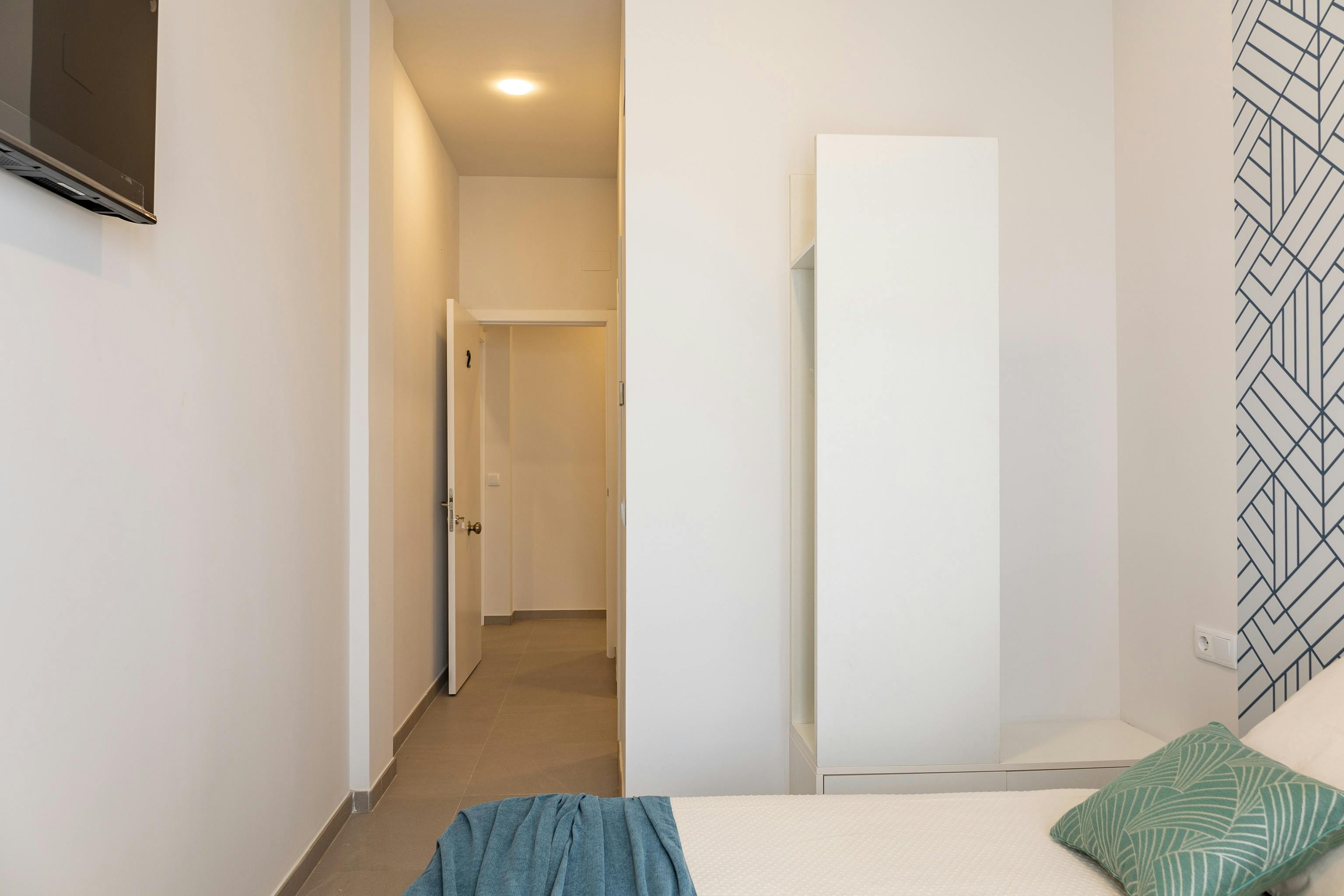 Single room Valencia, 1 bed, 16m² — photo 4