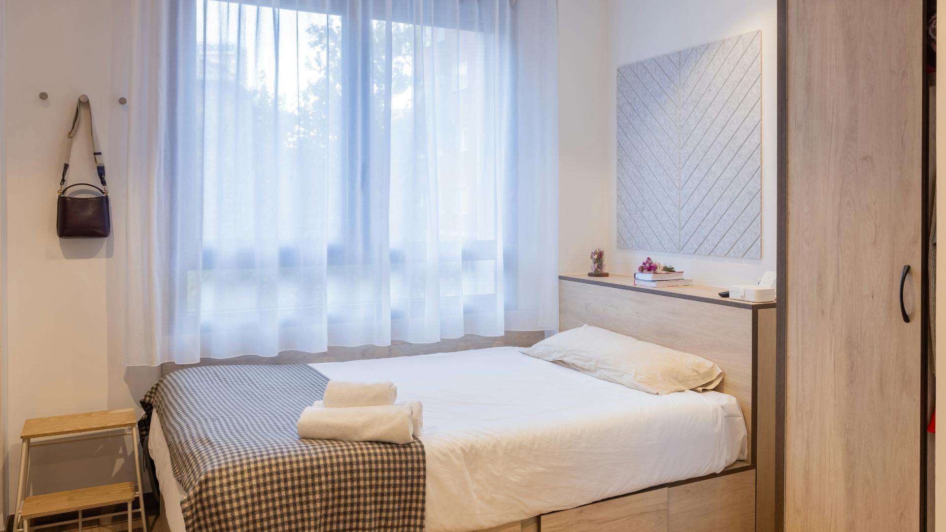 Studio for rent for €1,535 per month in Madrid, Calle de la Princesa