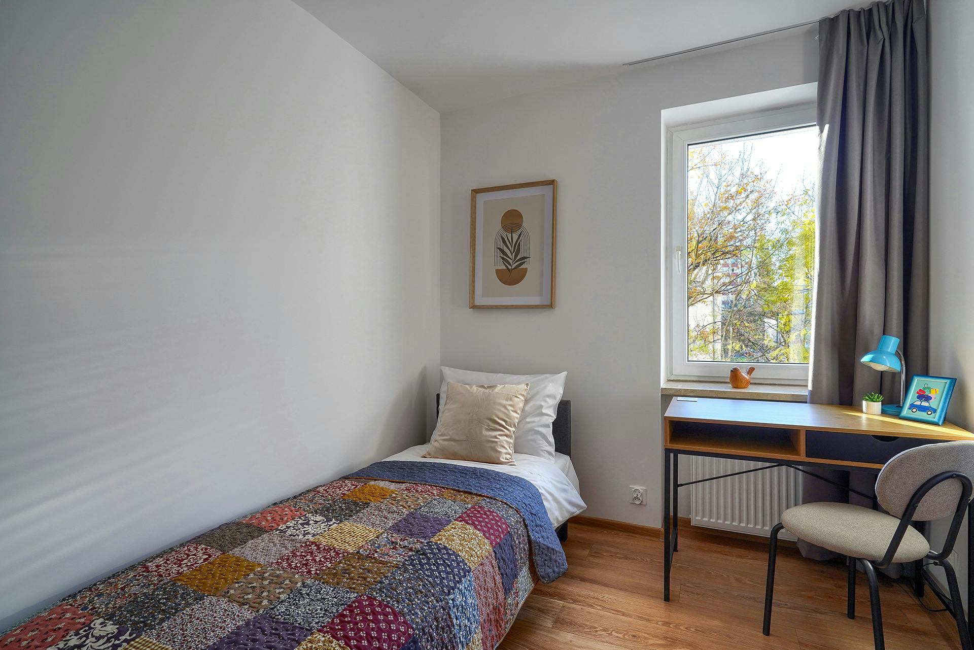 Private room for rent for PLN 2,400 per month in Warsaw, Międzynarodowa