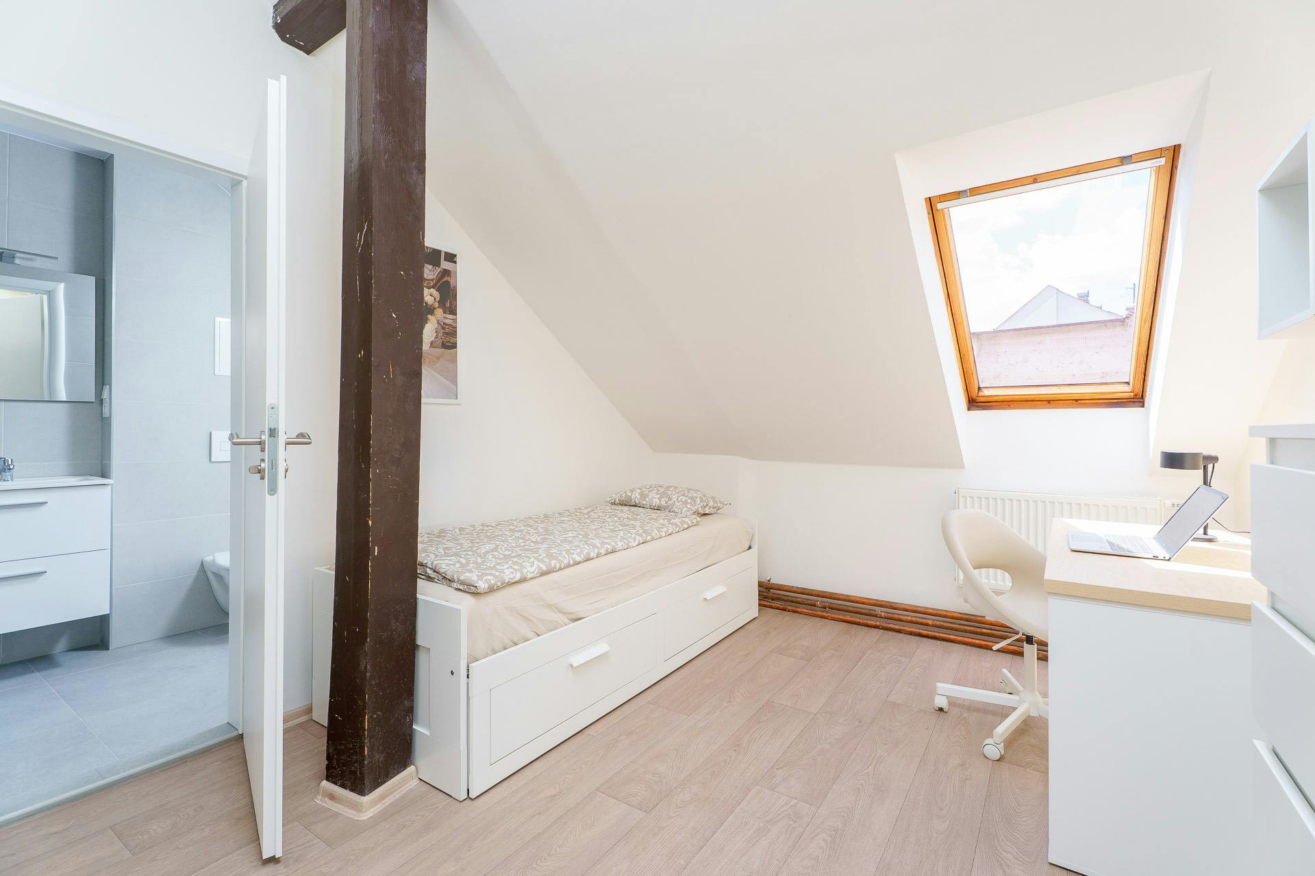 Habitación privada en alquiler por 14.500 CZK al mes en Hlavní město Praha, Kolčavka