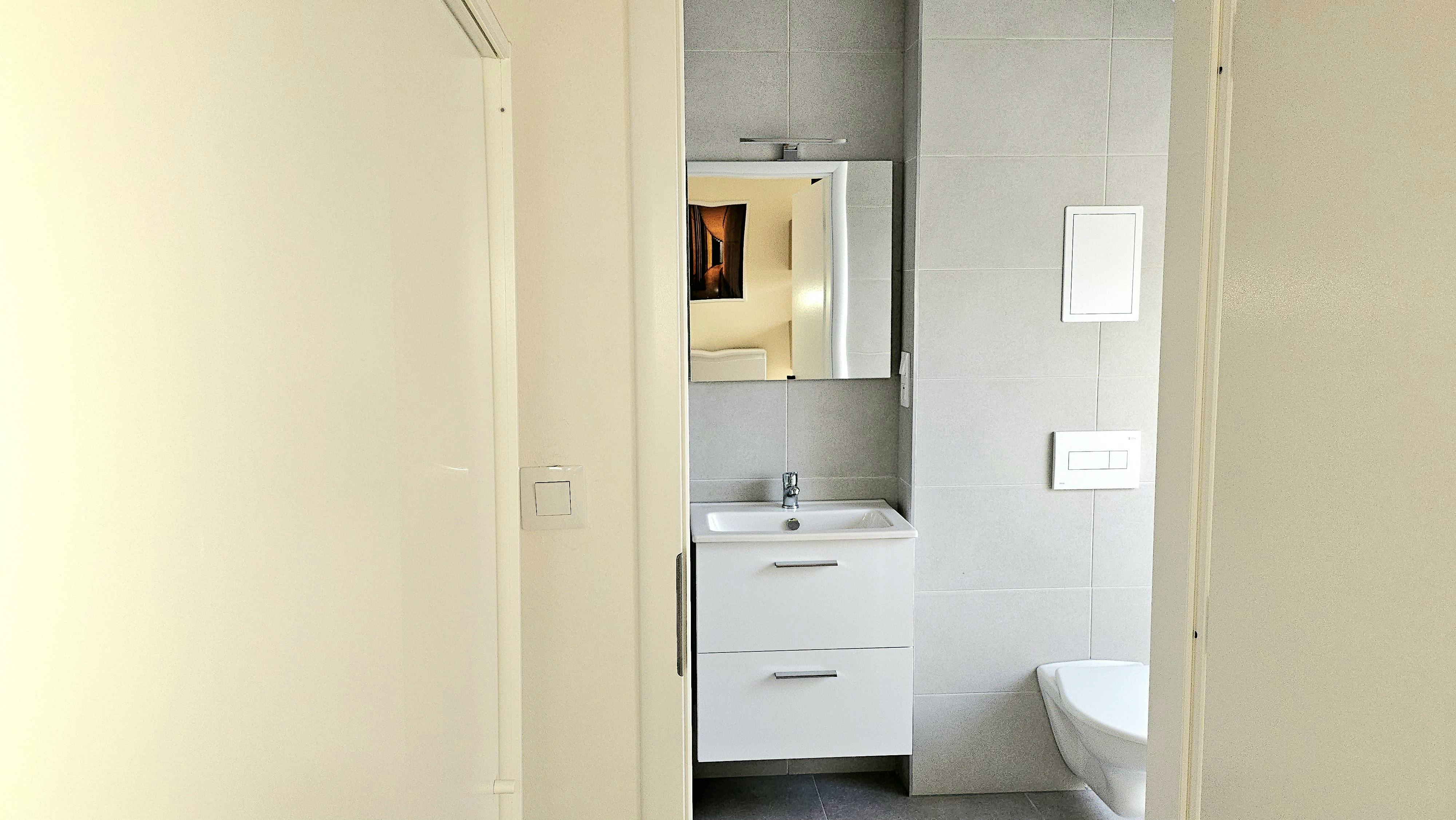 Single room Hlavní Město Praha, 1 bed, 18m² — photo 8