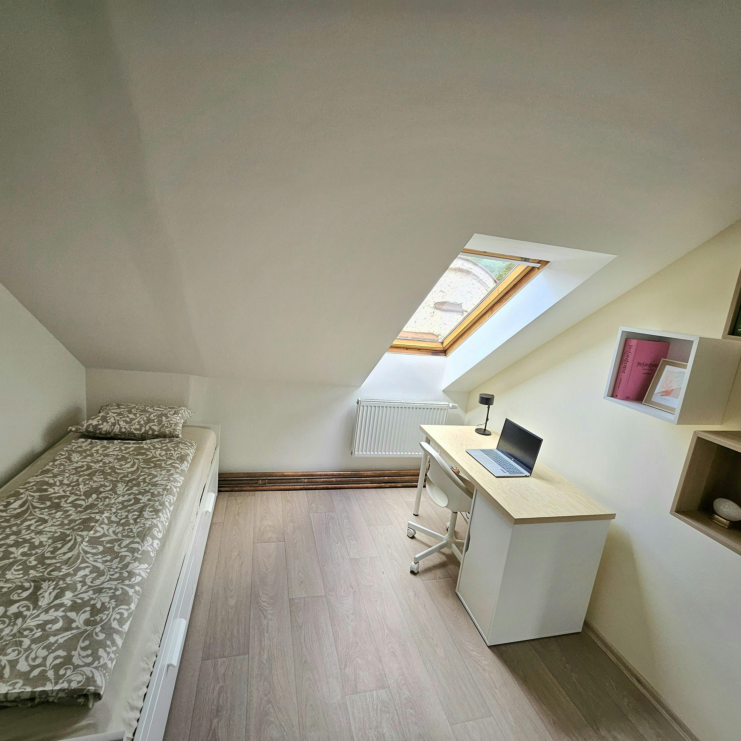 Single room Hlavní Město Praha, 1 bed, 18m² — photo 6