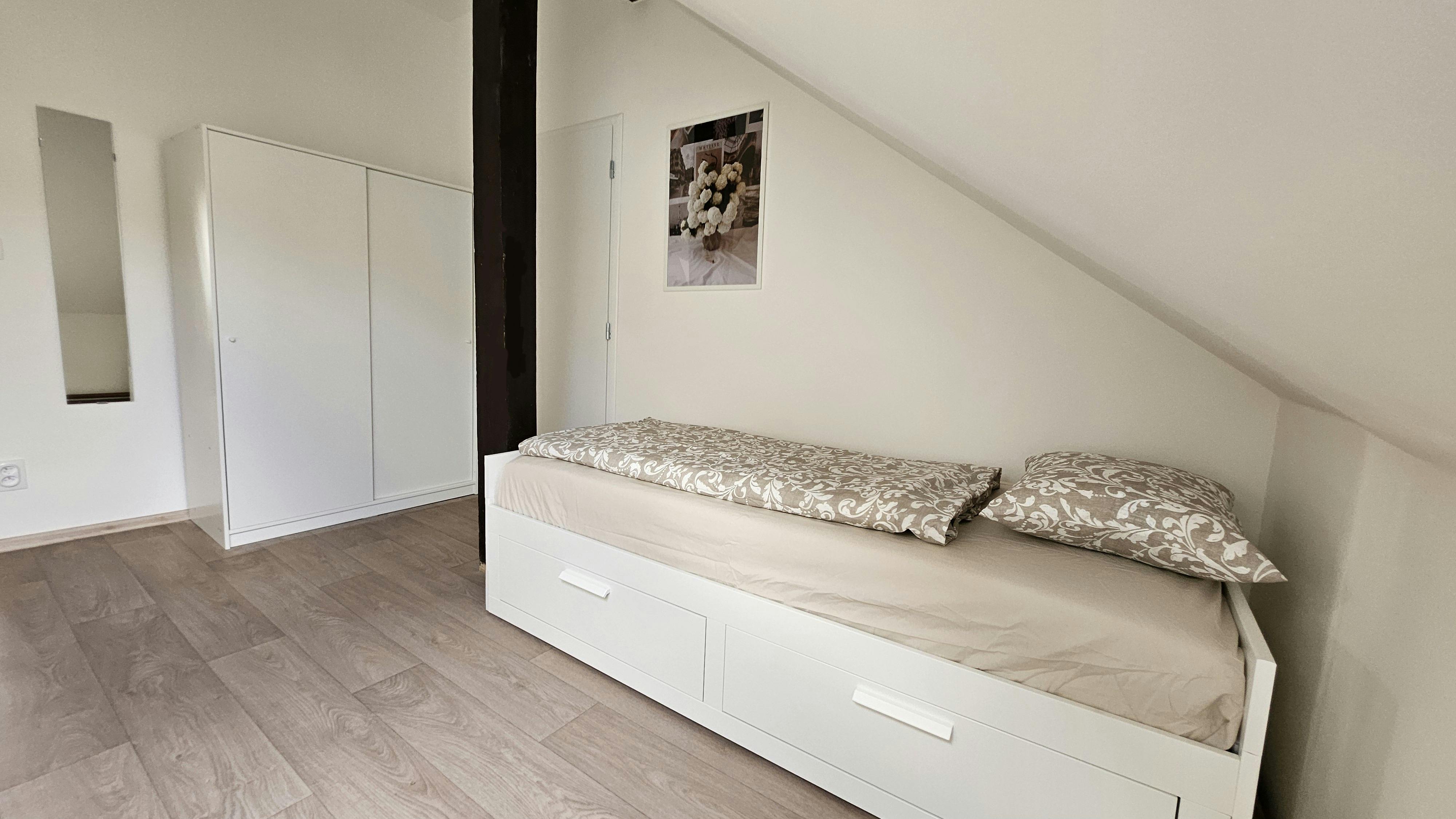 Single room Hlavní Město Praha, 1 bed, 18m² — photo 2