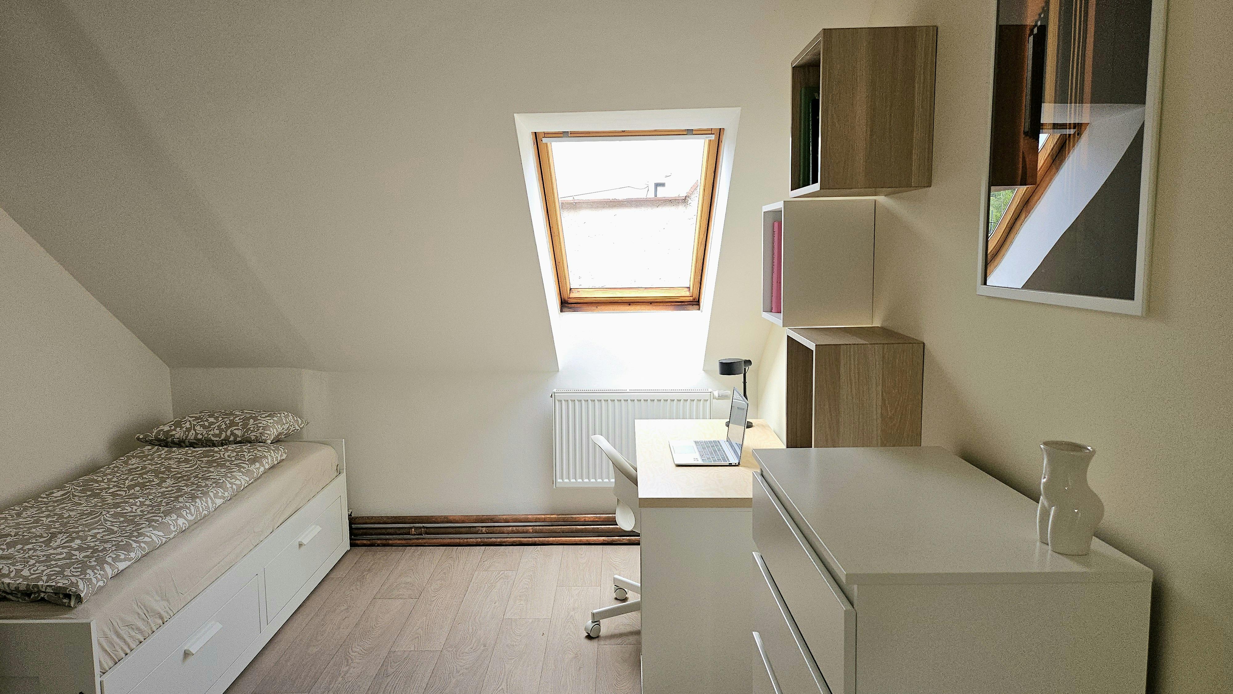 Single room Hlavní Město Praha, 1 bed, 18m² — photo 1