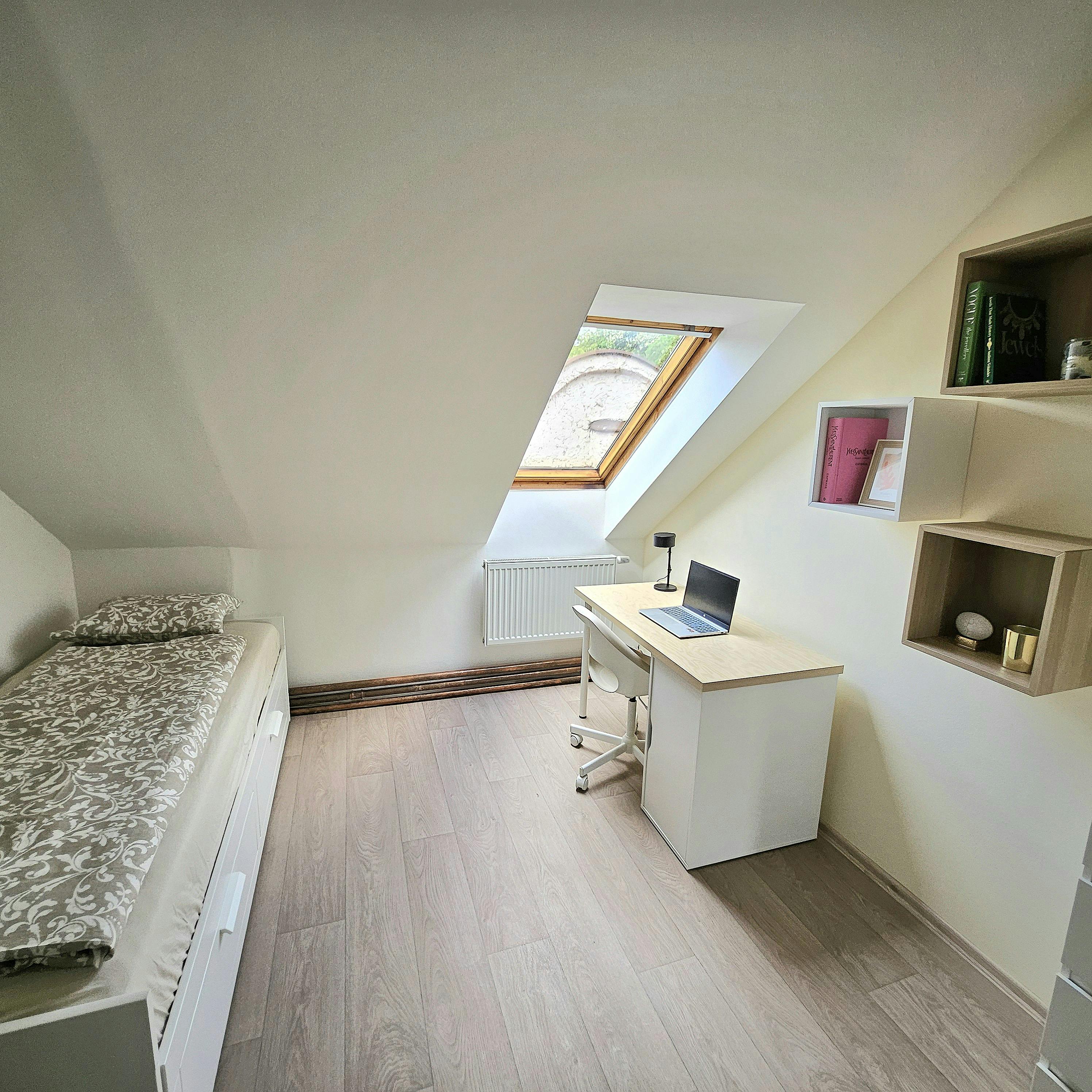 Single room Hlavní Město Praha, 1 bed, 18m² — photo 4