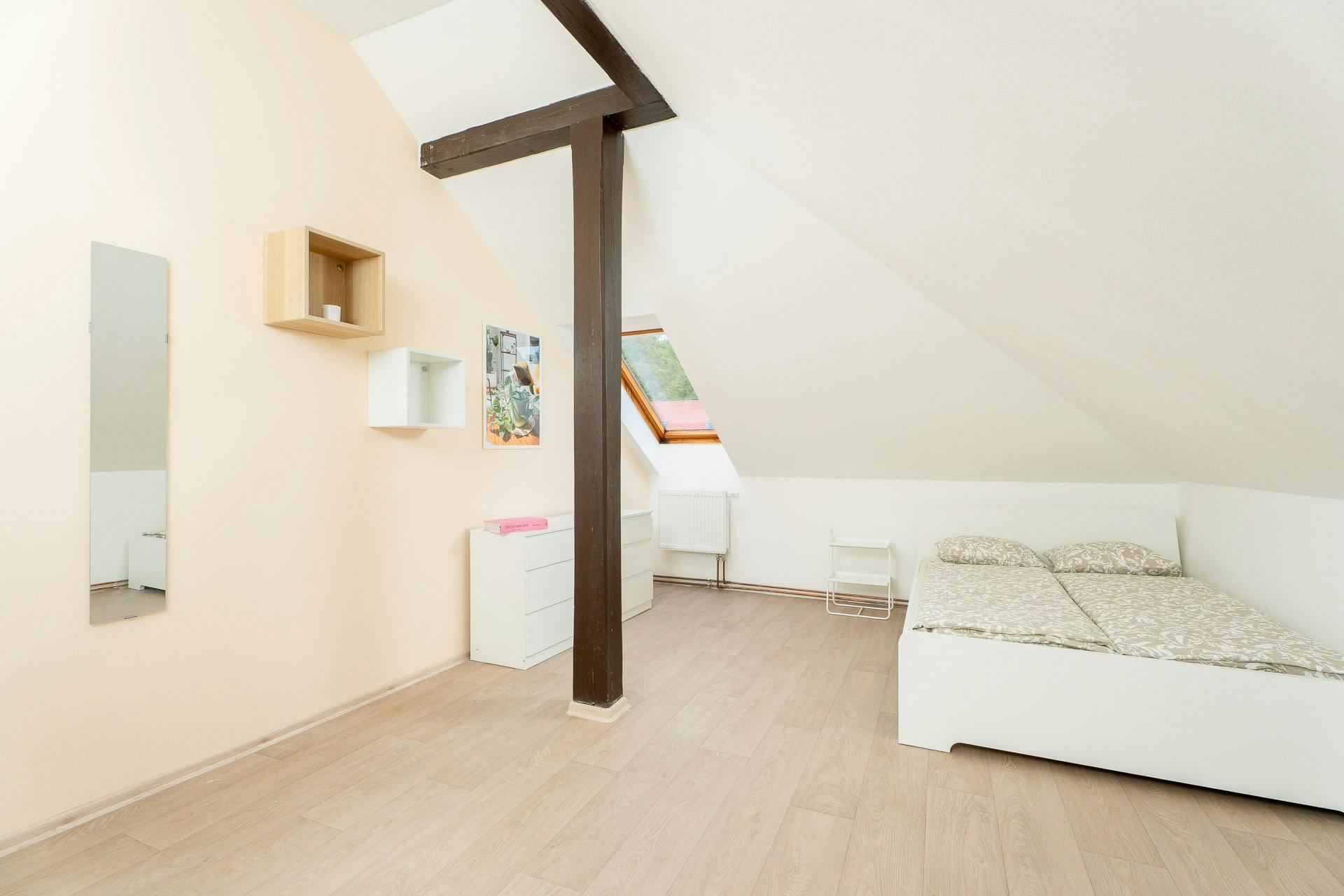 Single room Hlavní Město Praha, 1 bed, 20m² — photo 11