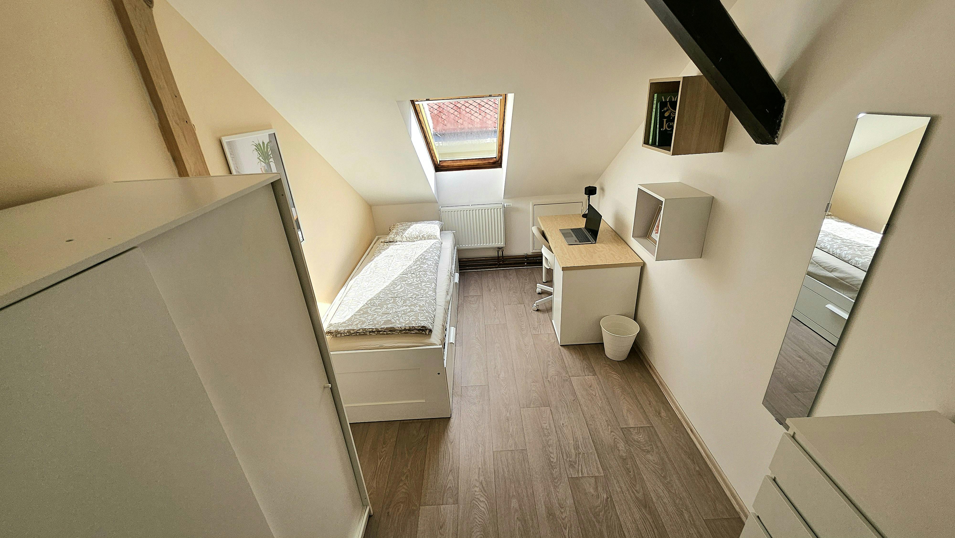 Single room Hlavní Město Praha, 1 bed, 14m² — photo 7