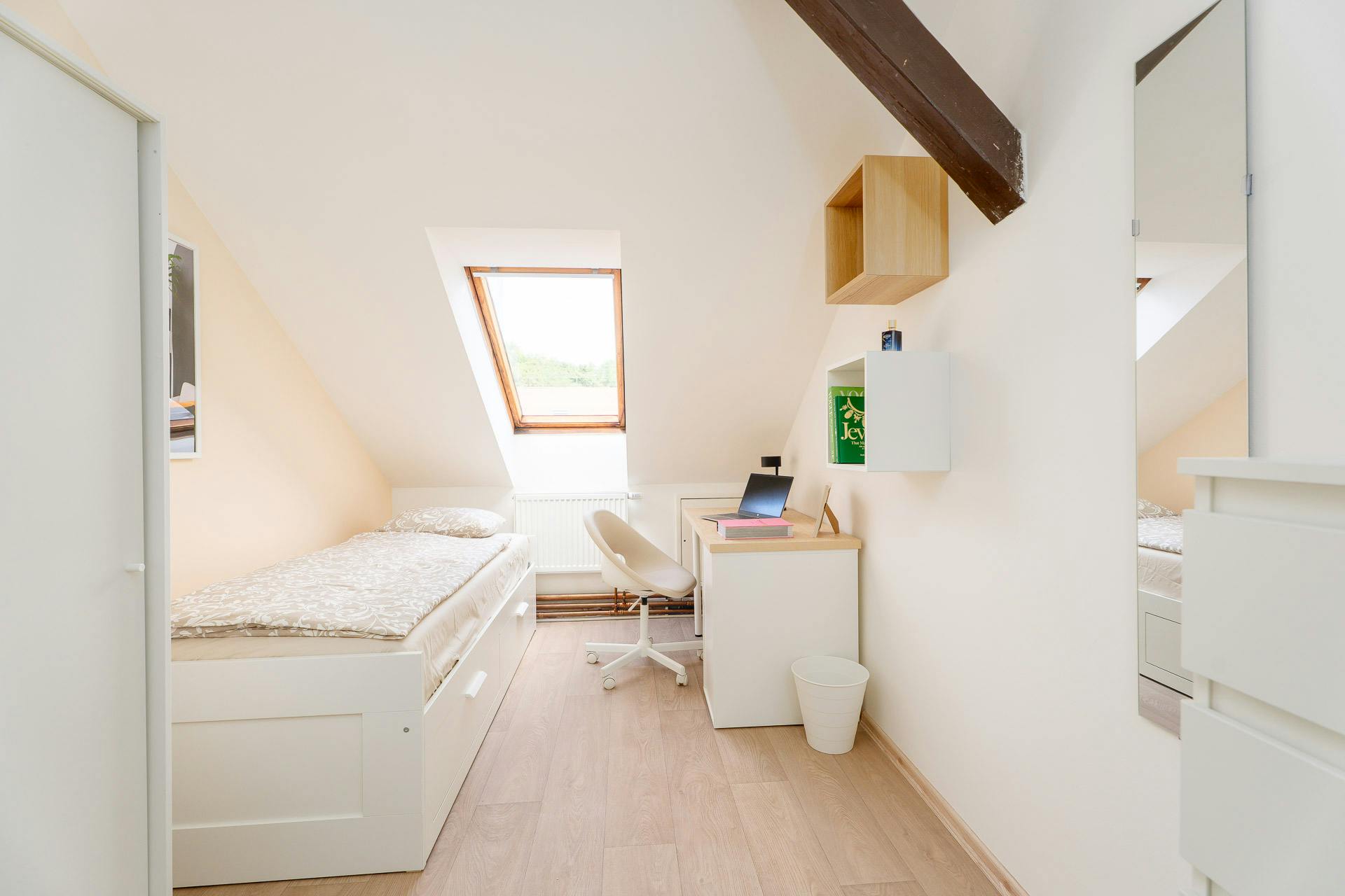 Приватна кімната за оренду для 13 900 CZK на місяць у Hlavní město Praha, Kolčavka