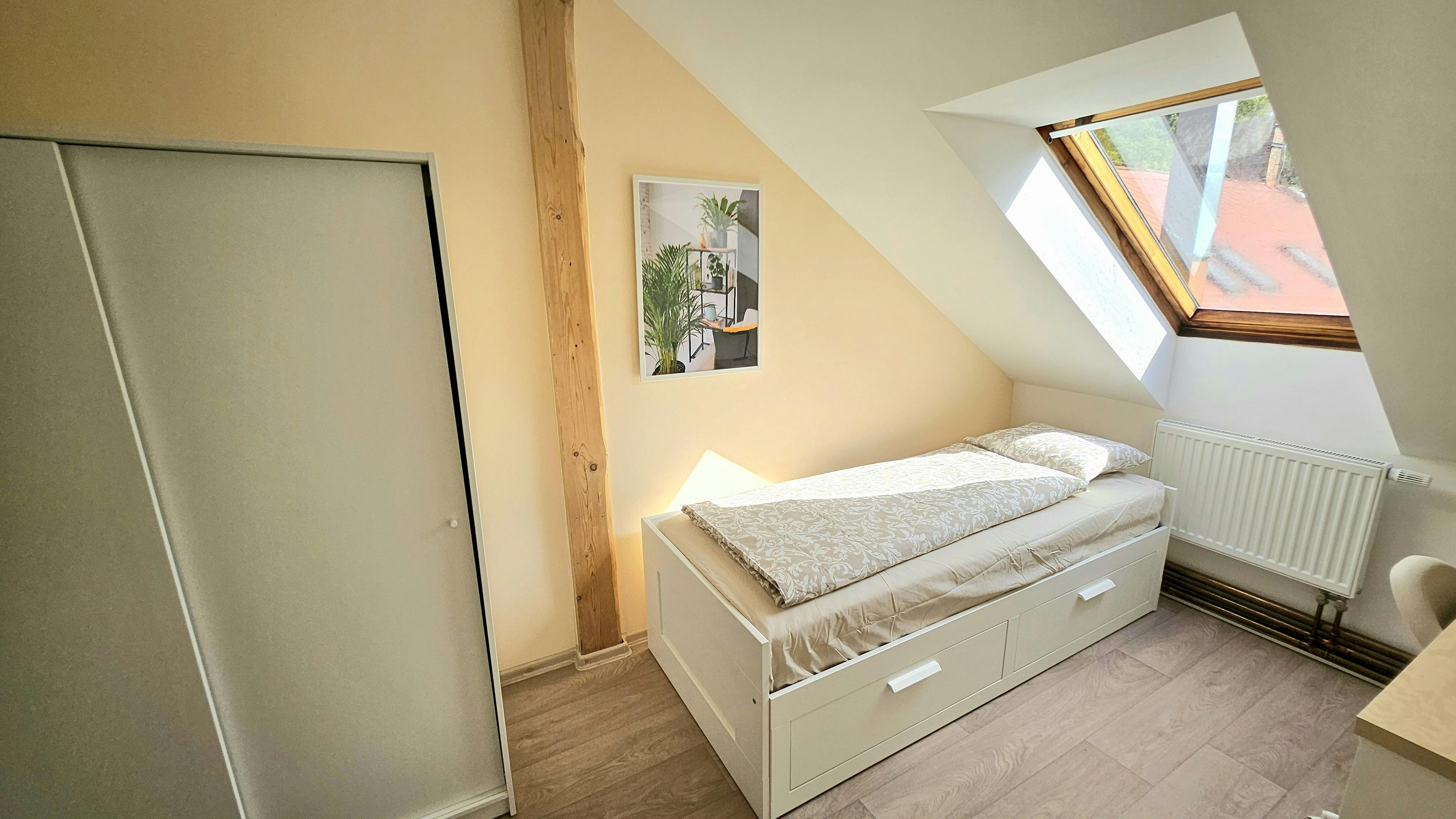 Single room Hlavní Město Praha, 1 bed, 14m² — photo 1