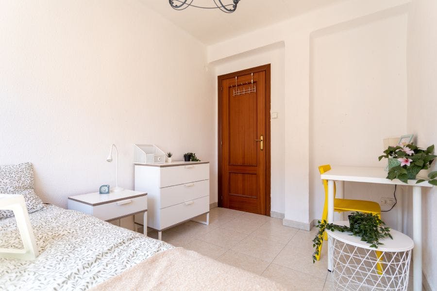 Carrer de les Illes Canàries, Valencia preview