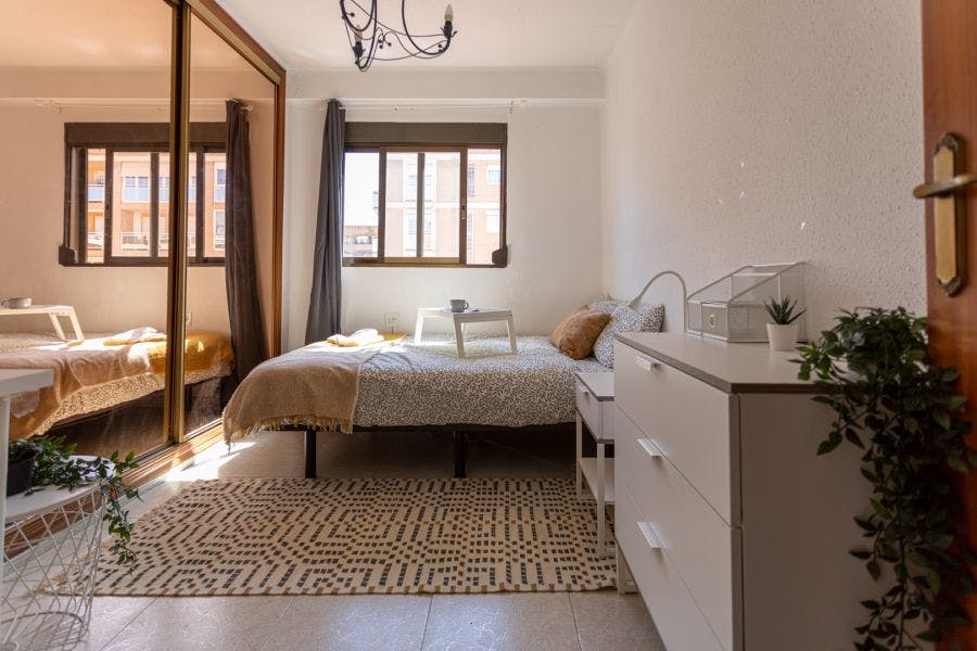 Carrer de les Illes Canàries, Valencia preview