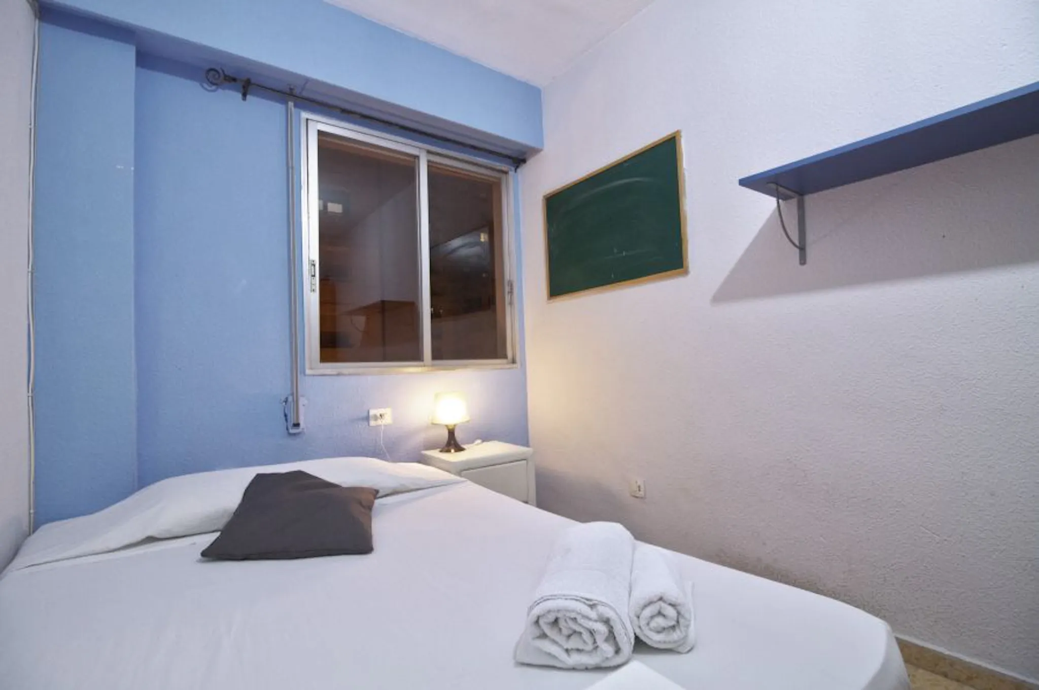 Carrer de Polo y Peyrolón, Valencia preview