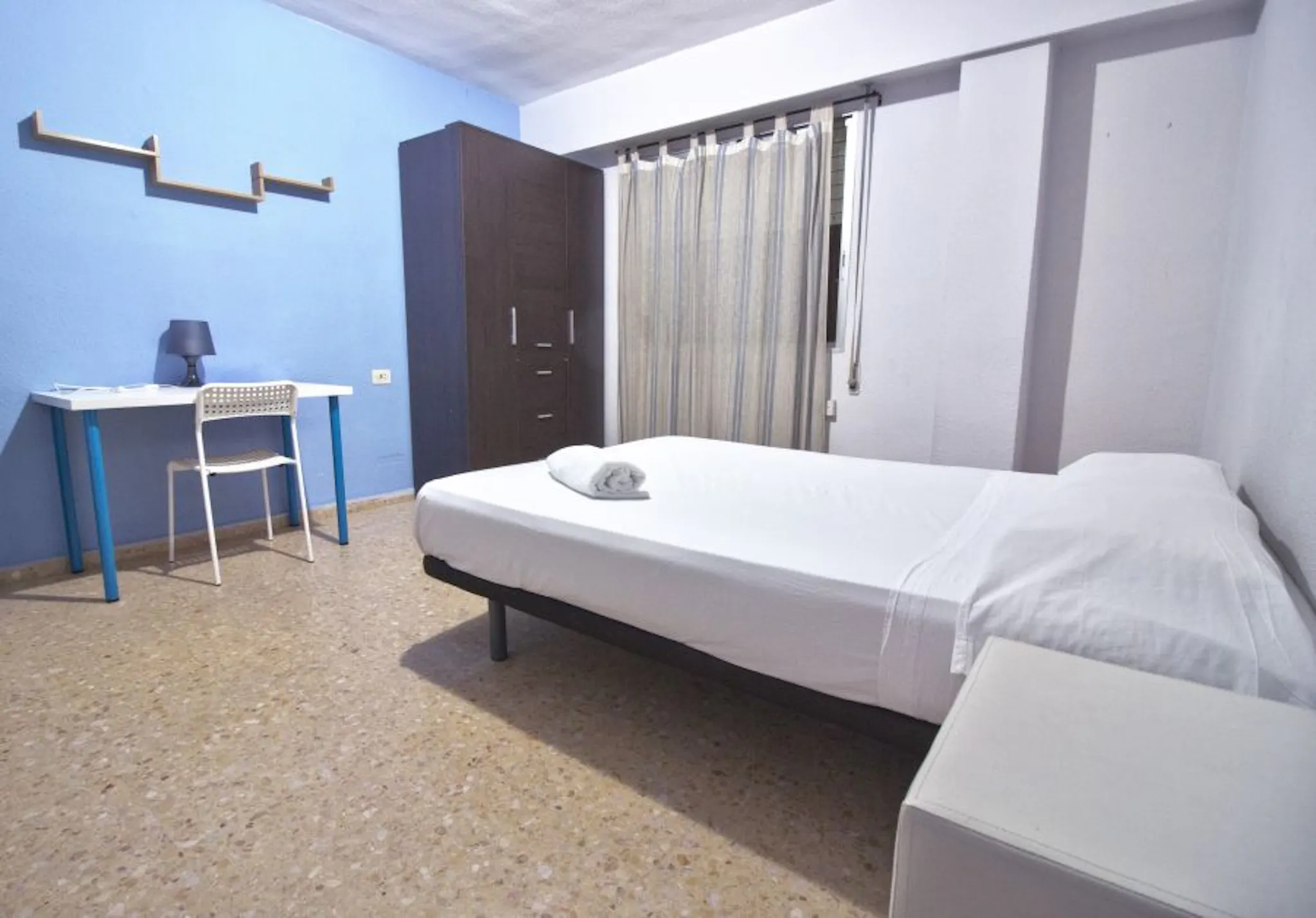 Carrer de Polo y Peyrolón, Valencia preview