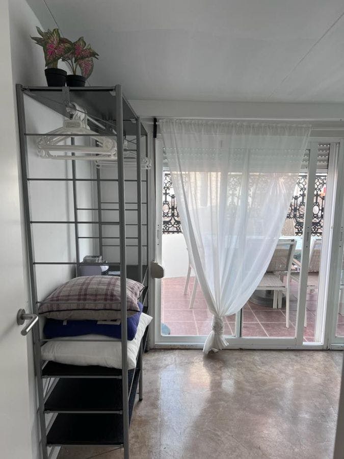 Single room Valencia, 1 bed, 8m² — photo 7