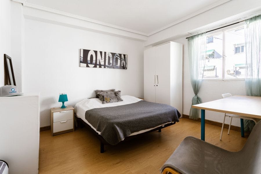 Carrer dels Sants Just i Pastor, Valencia preview