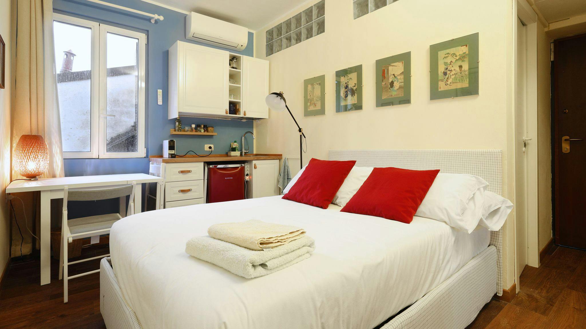 Studio for rent for €1 per month in Milan, Via Ascanio Sforza