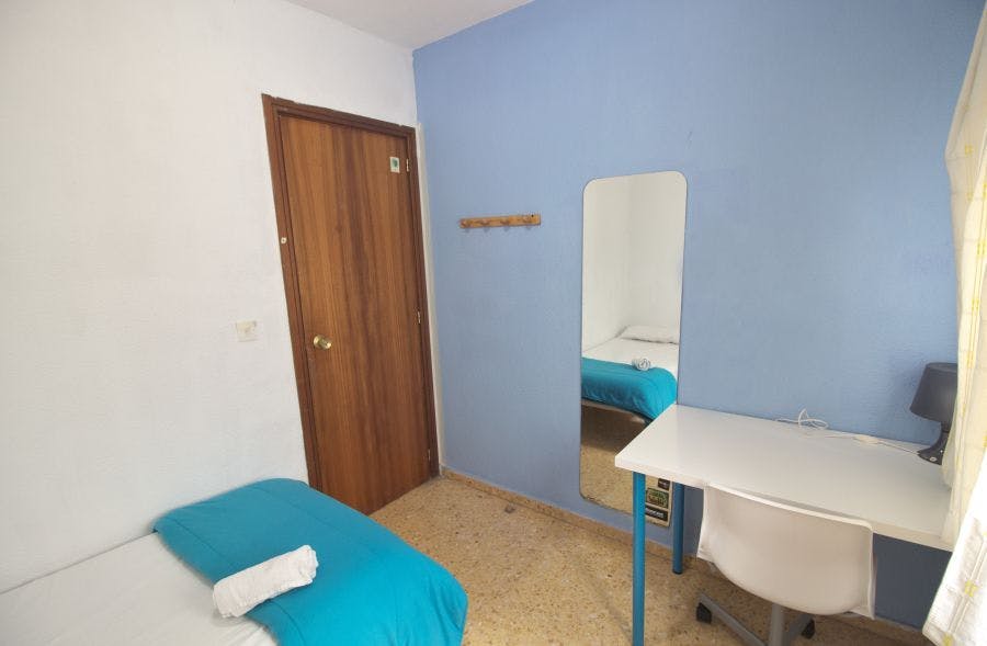 Carrer de Polo y Peyrolón, Valencia preview