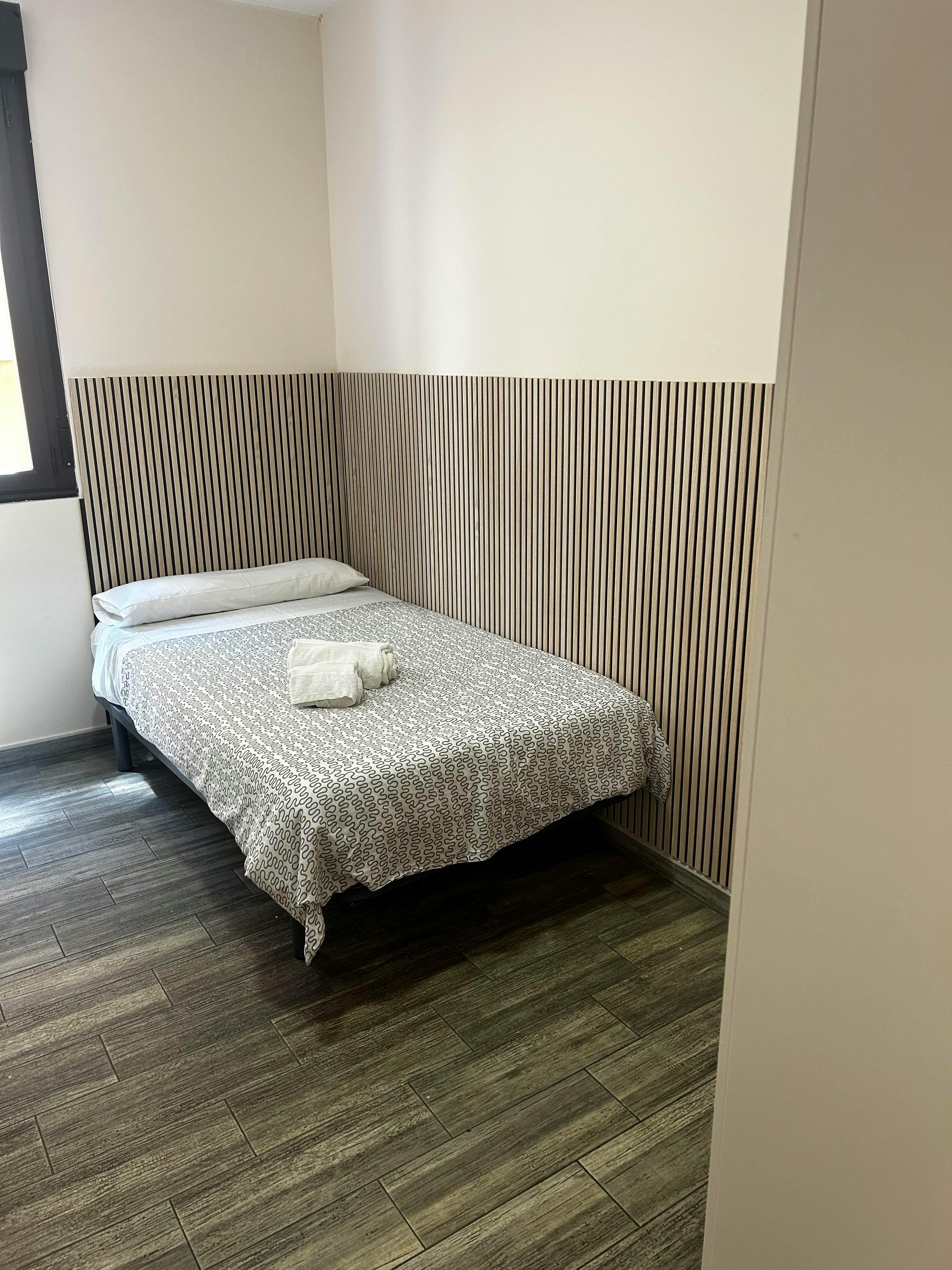 Single room León, 1 bed, 12m² — photo 6