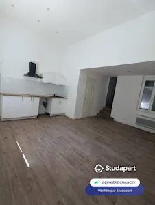 Apartment for rent on Rue Catinat, Nîmes