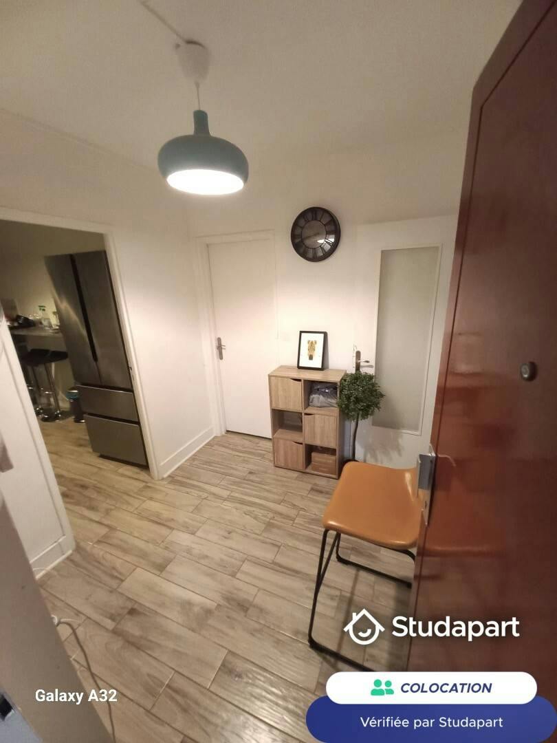 Voir la photo 1/5 du type room à Sainte-Geneviève-des-Bois