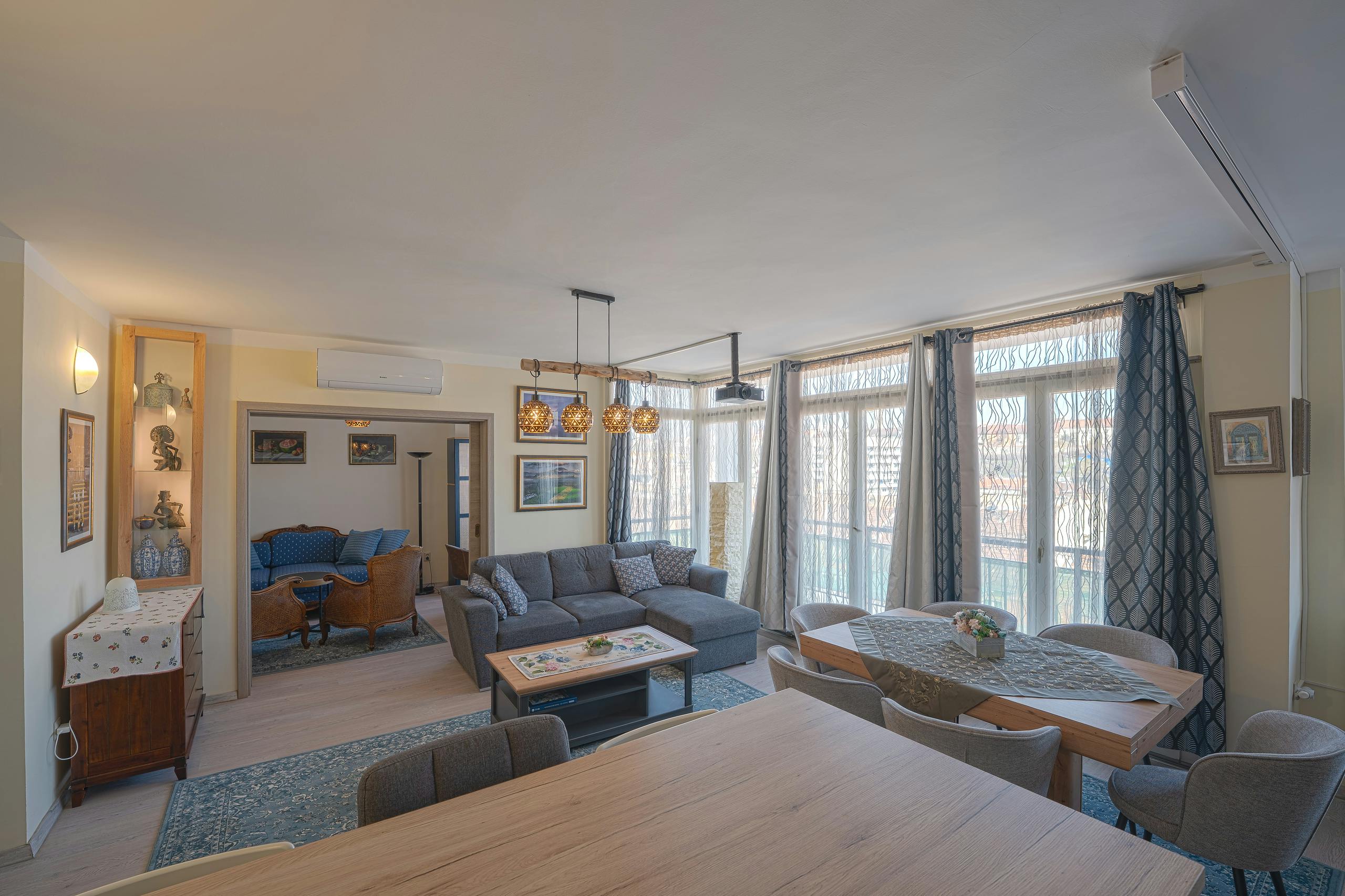 Naphegy utca, Budapest preview