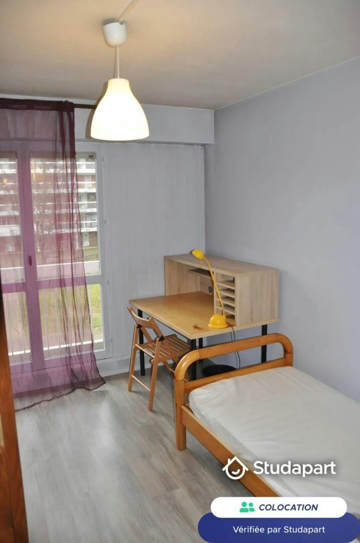 Pièce à Cergy