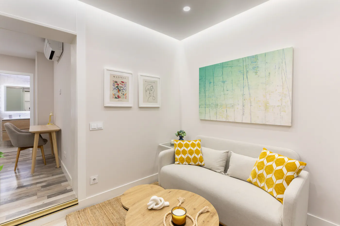 1-Bedroom Apartment in Calle de Quintiliano, Madrid (1627141) ROOM 1