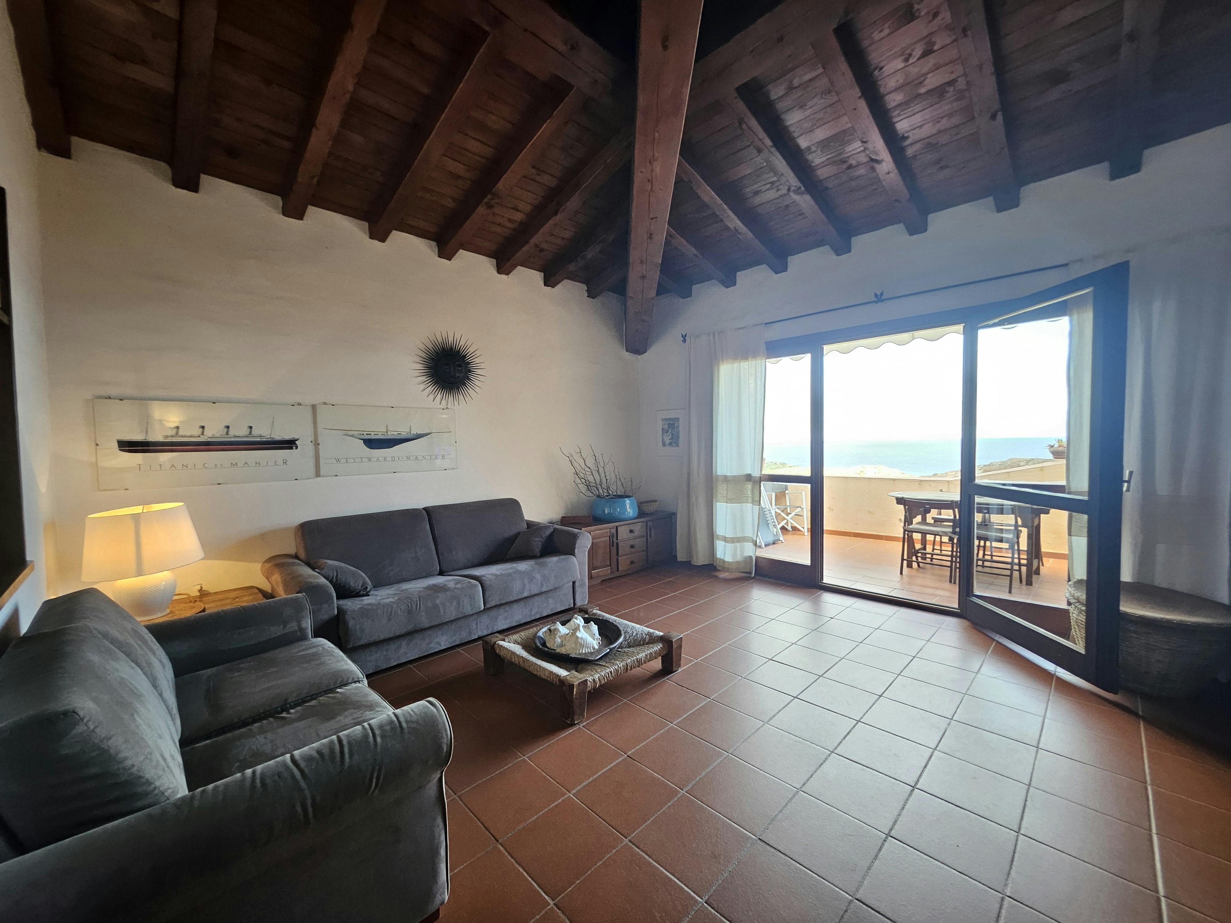 Квартира за оренду для 6 612 EUR на місяць у Capo Coda Cavallo, Villaggio Est