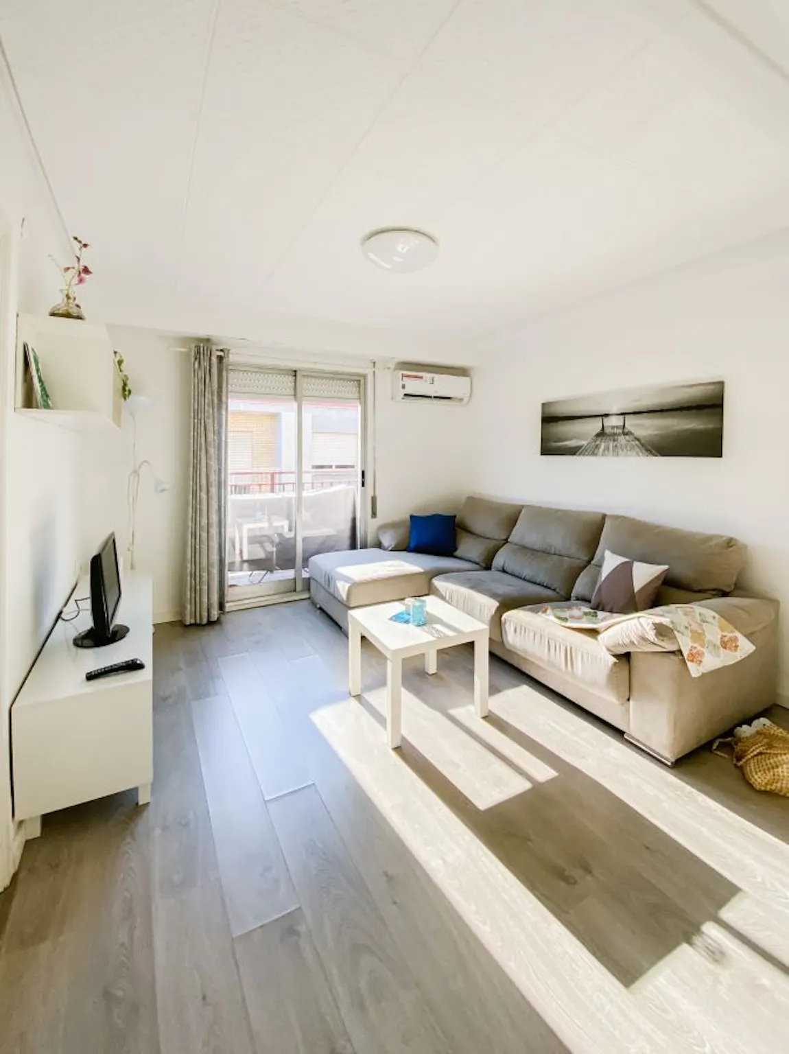 Carrer de Manuela Estellés, Valencia preview