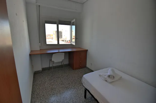 Private room in Carrer del Doctor Vicente Pallarés, Valencia (1627378) room image 1