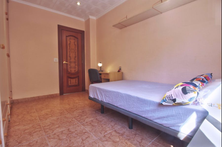 Carrer Pintor José Mongrell, Valencia preview