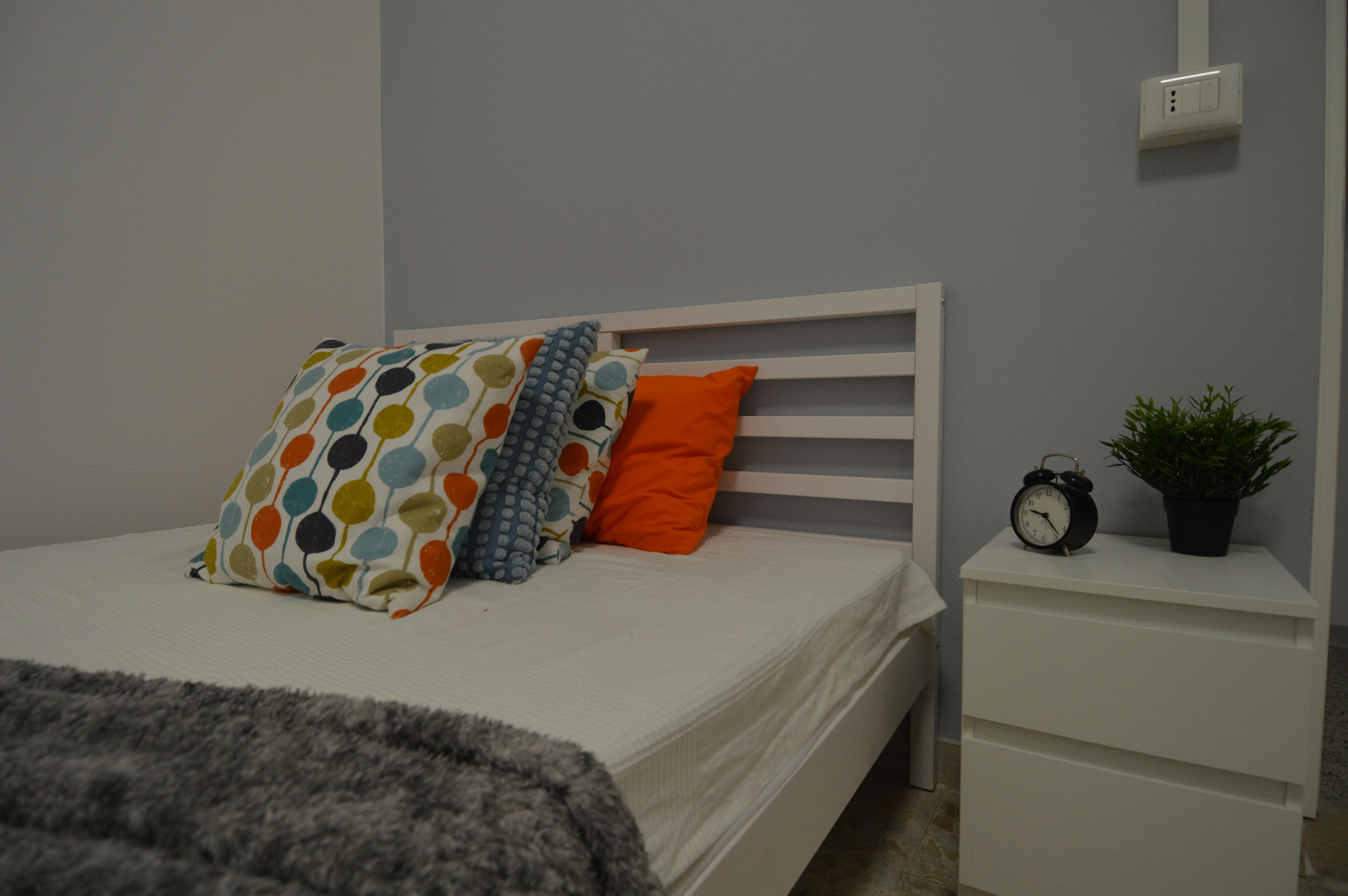 Private room for rent for €500 per month in Reggio nell'Emilia, Vicolo Franco Villa