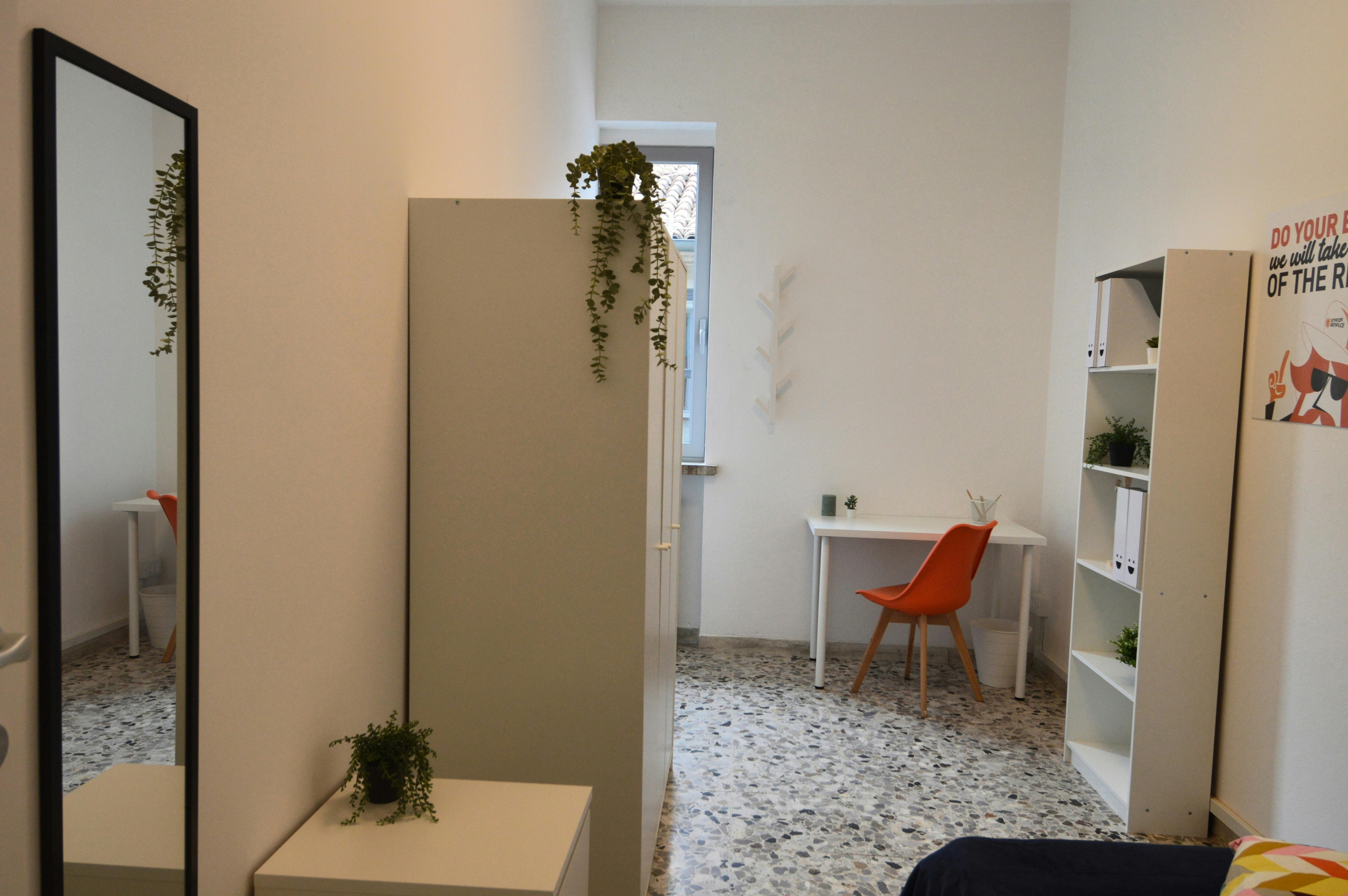 Cameră privată de închiriat pentru 410 EUR pe lună în Reggio nell'Emilia, Vicolo Franco Villa