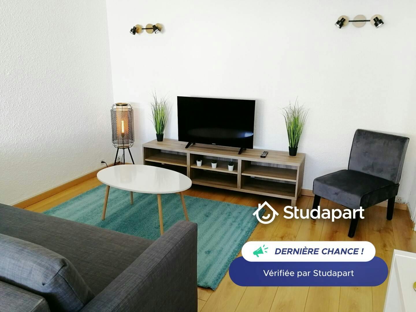 House for rent on Place Bir Hakeim, Nîmes
