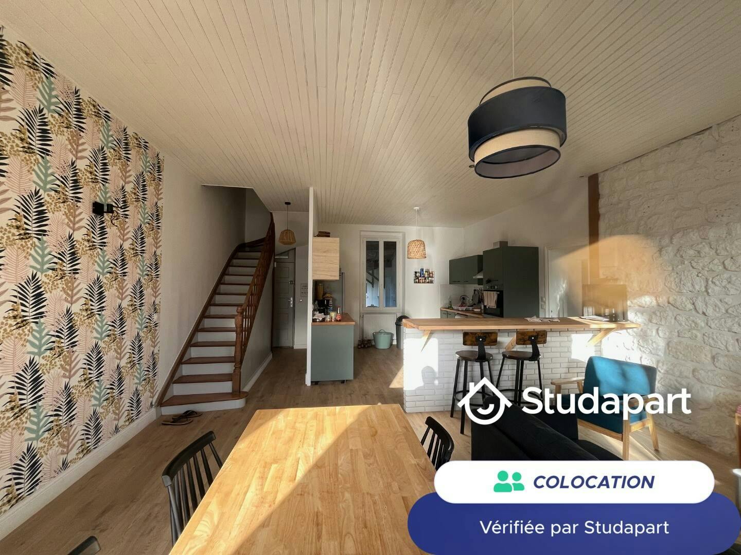 WG-Zimmer zu mieten für 450 € pro Monat in Angoulême, Rue de Bordeaux