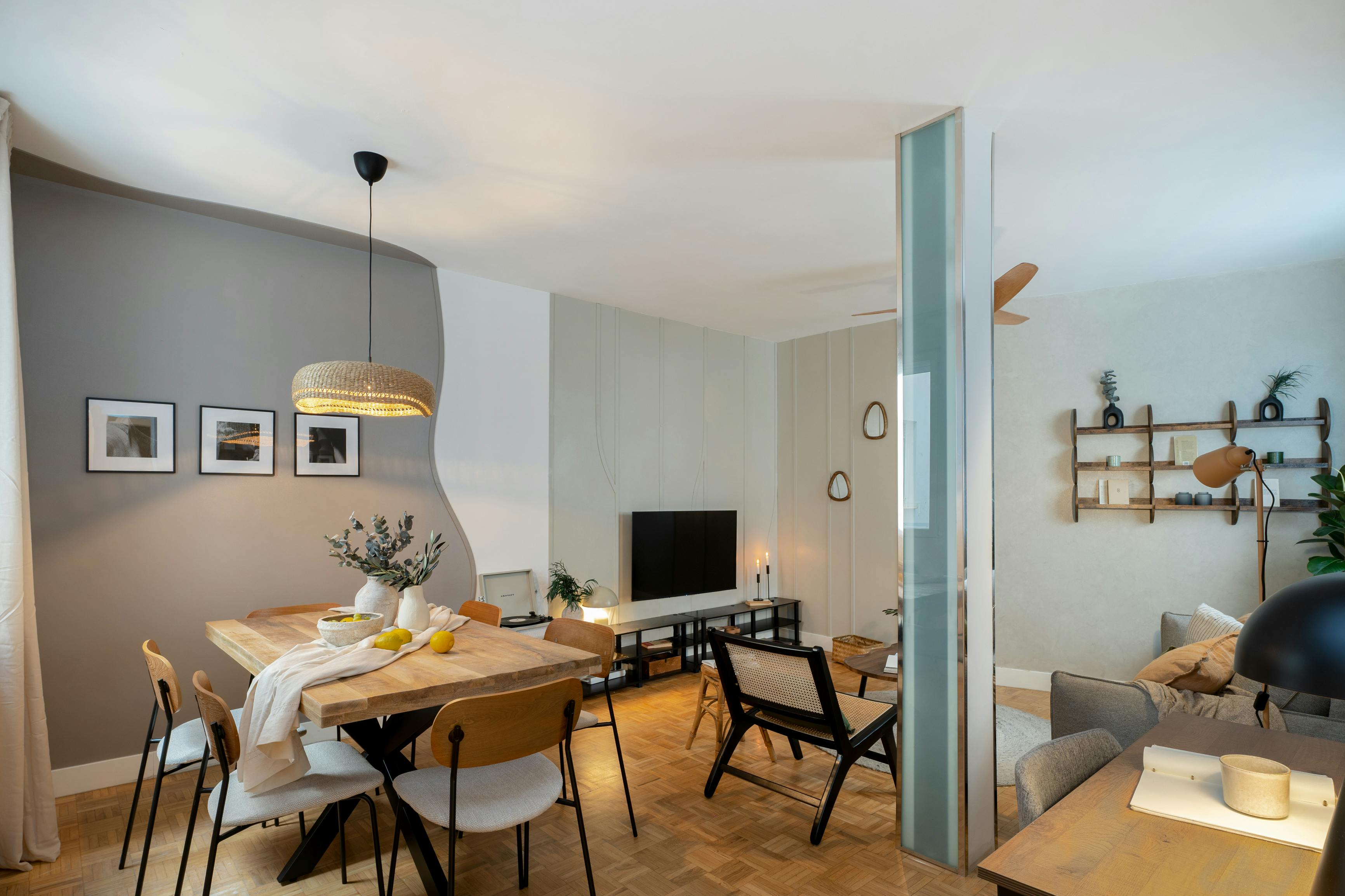 Calle de Menorca, Madrid preview