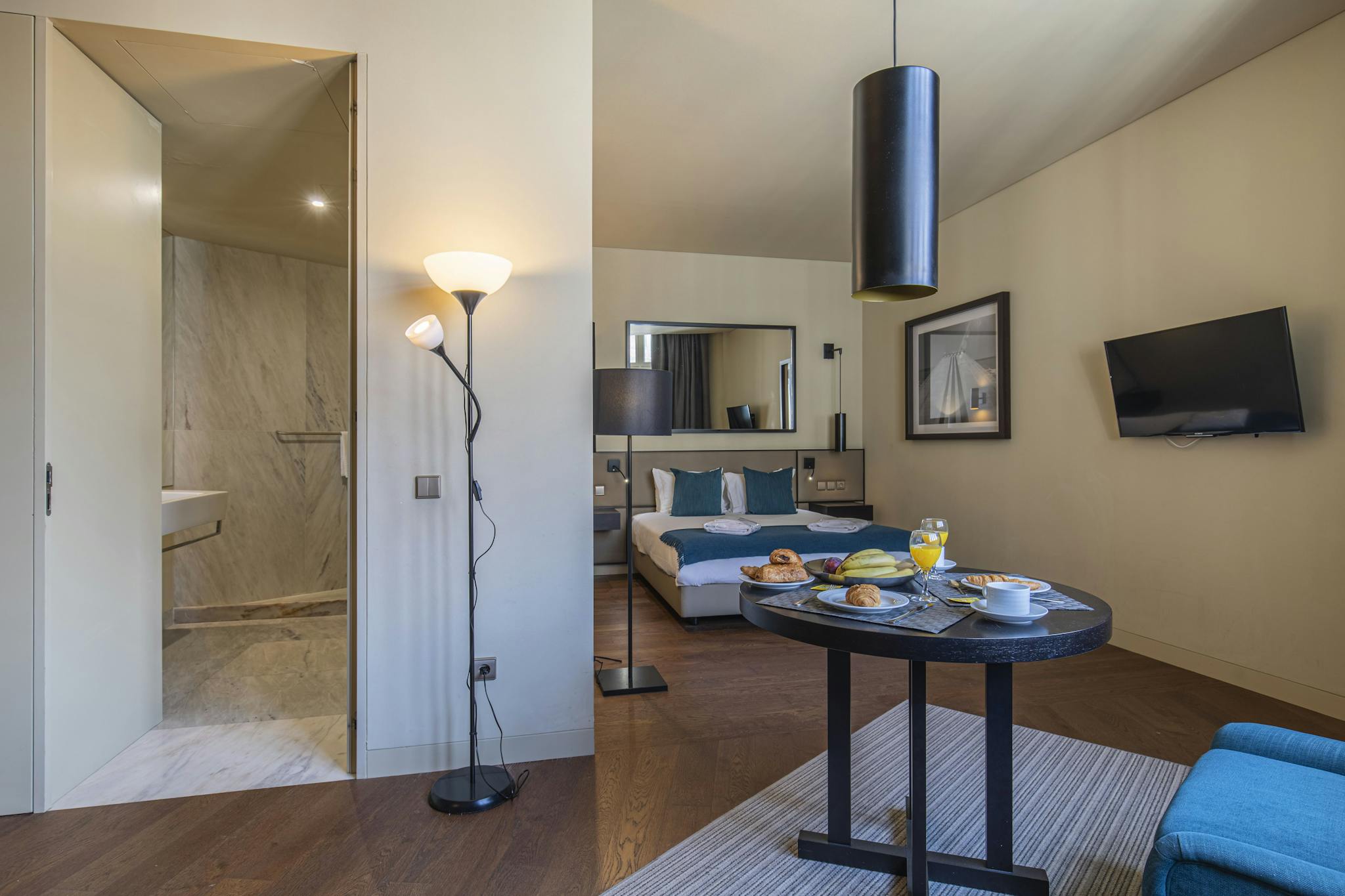 Praça Dom Luís I, Lisbon preview