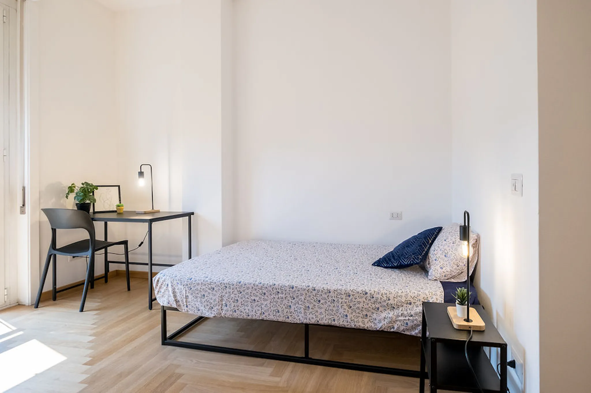 Piazza Carlo Caneva, Milan preview