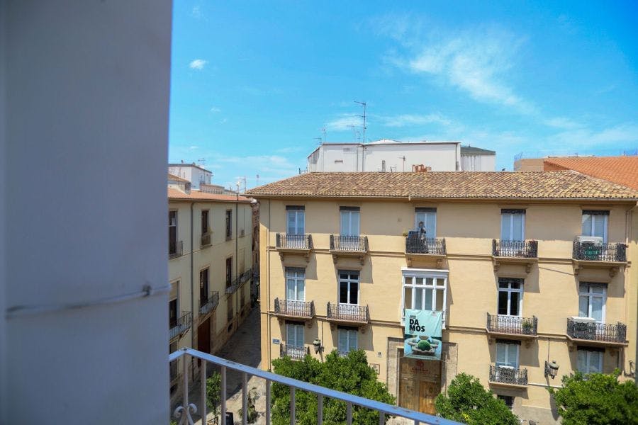 Plaça de Cisneros, Valencia preview