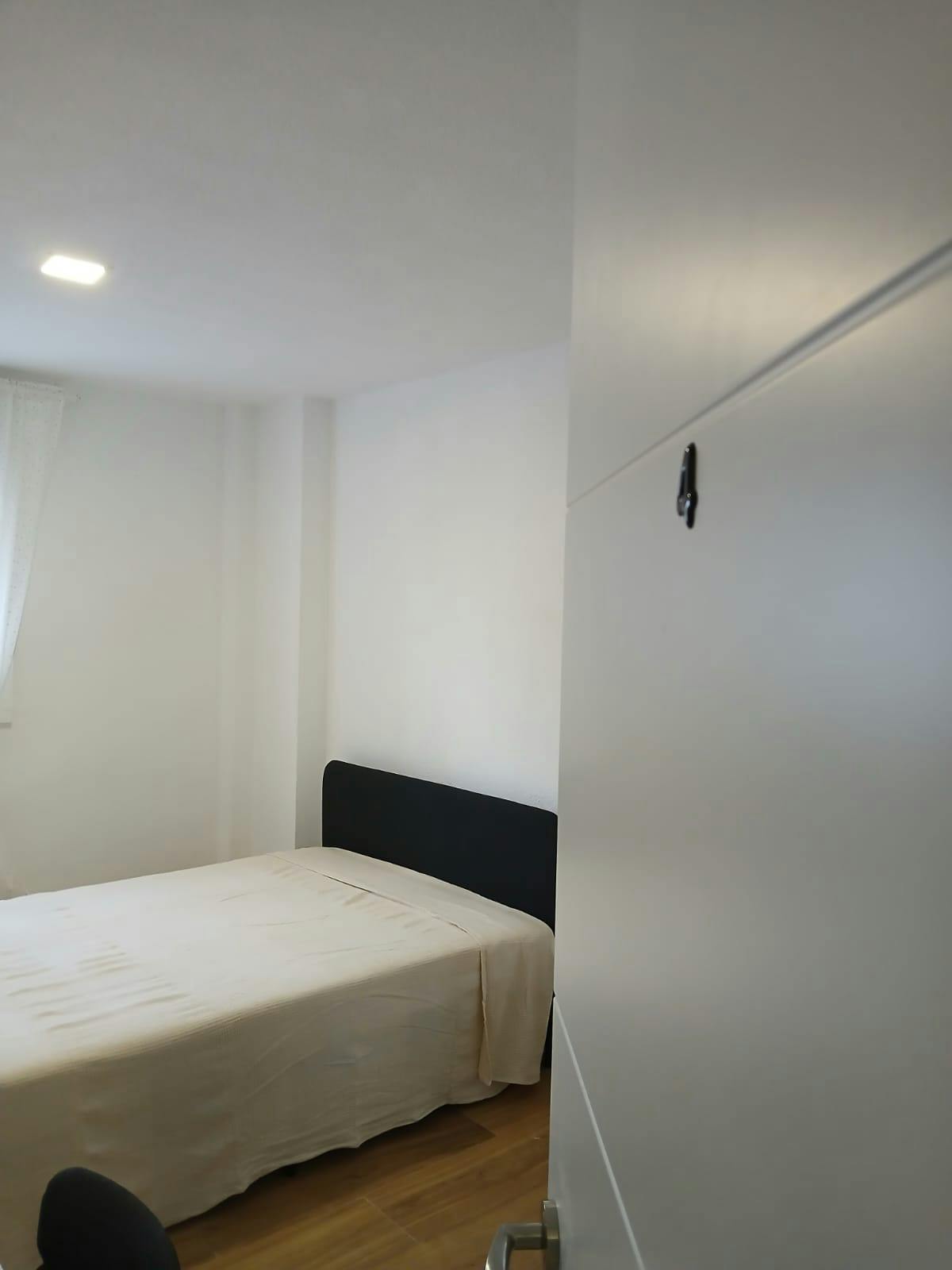 Calle Besolla, Madrid preview