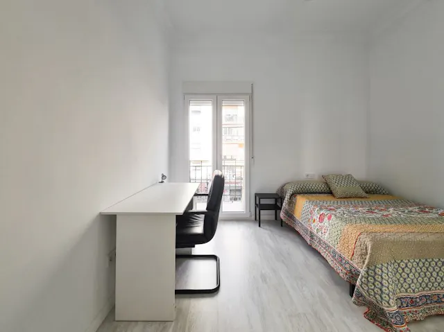 Private room in Carrer de Ramiro de Maeztu, Valencia (1627638) room image 2
