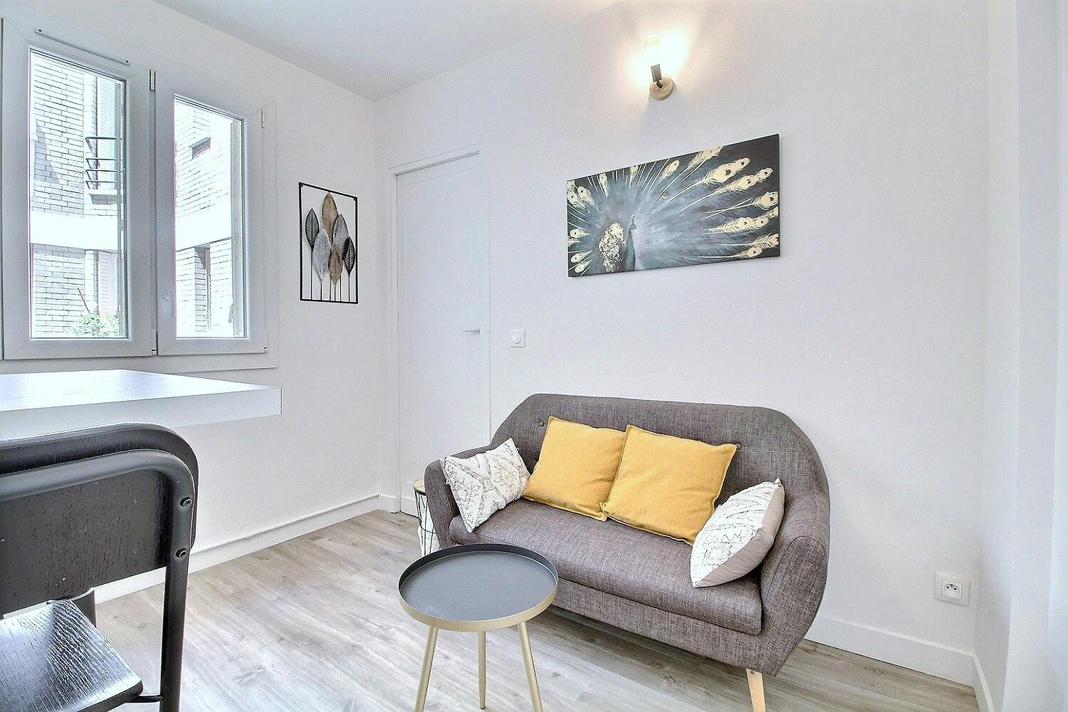 Rue Pouchet, Paris preview