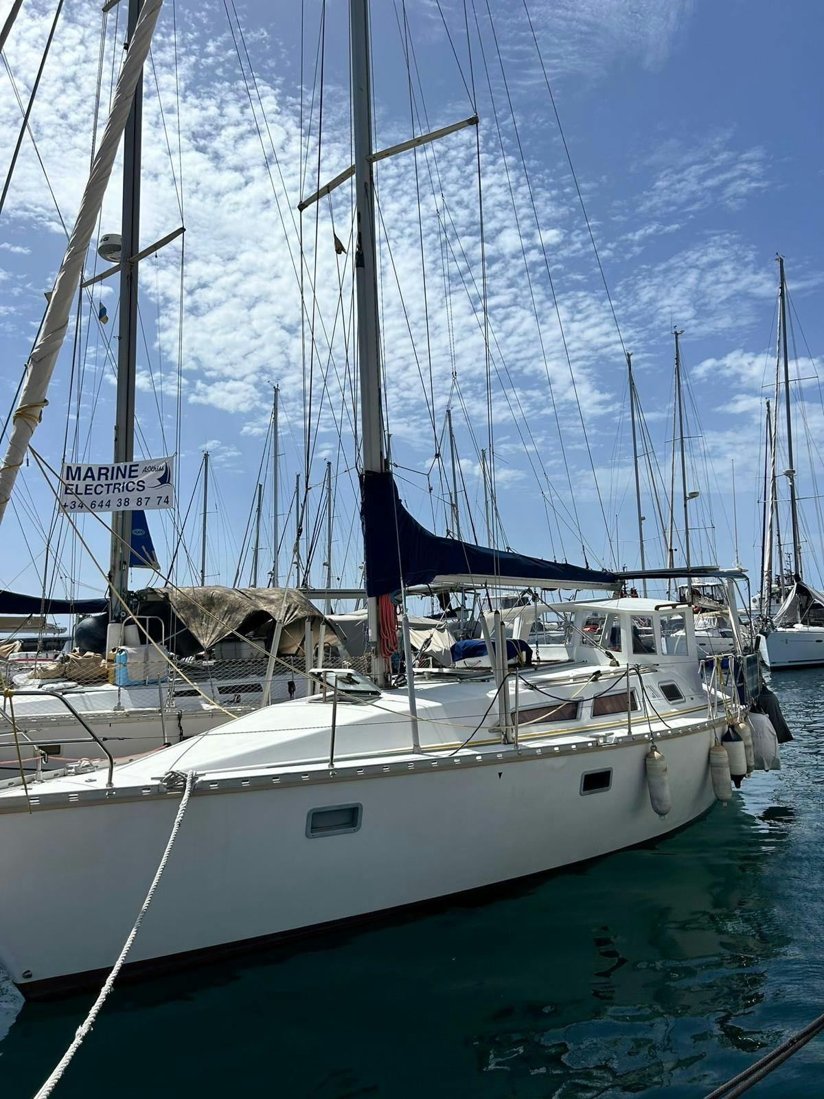 房源 正在以 €1,300 的月租出租，其位于 Lomo Quiebre, Calle Explanada del Castillete