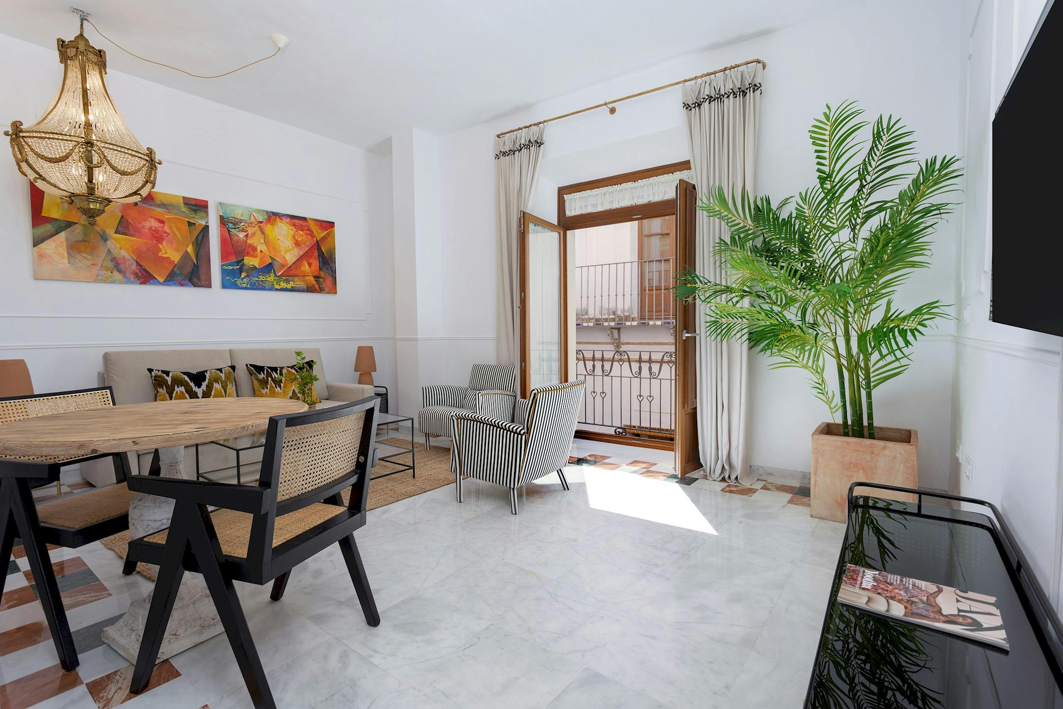 Apartment for rent for €5,756 per month in Sevilla, Calle Francos