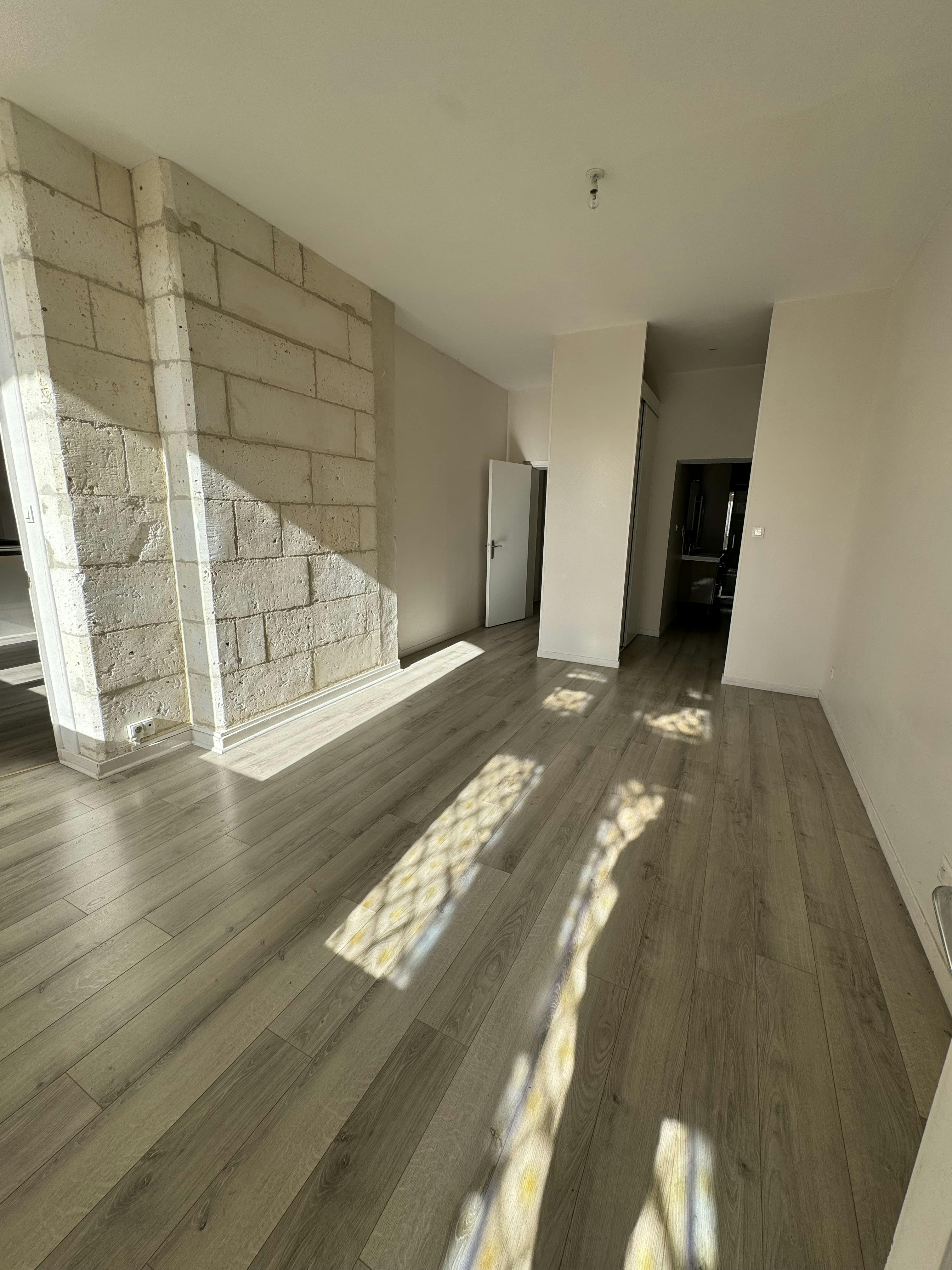 Дом сдается в аренду за 1 755 € в месяц в Angoulême, Avenue des Maréchaux