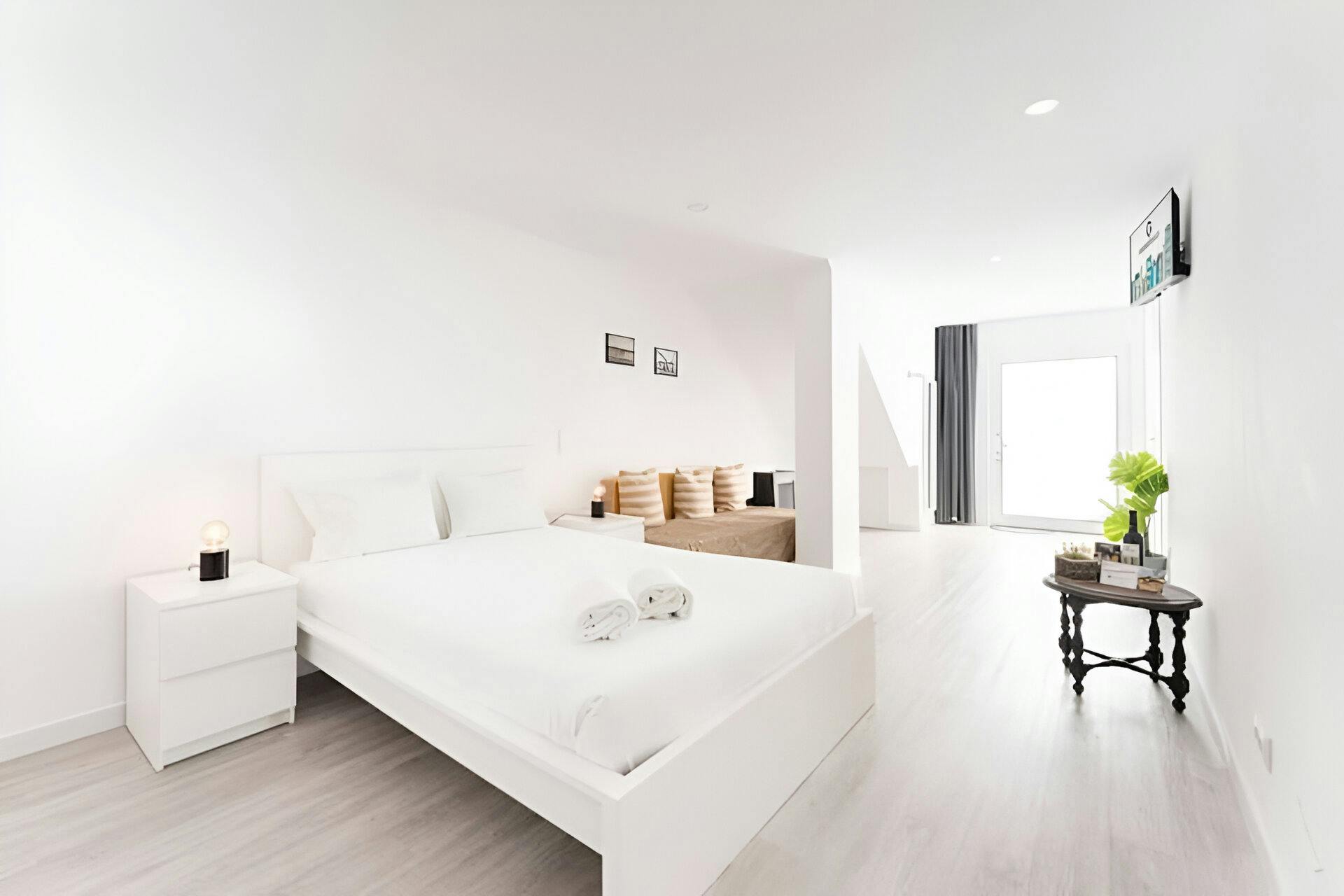 Etta att hyra för 950 € i månaden i Porto, Rua Cónego Ferreira Pinto